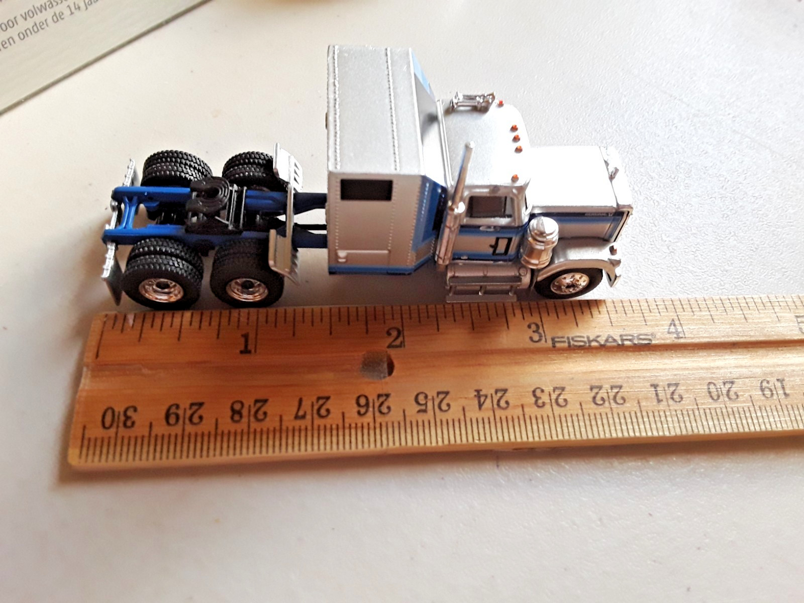 Brekina HO-1:87 Scale GMC GENERAL Tractor w/Sleeper (CC-201