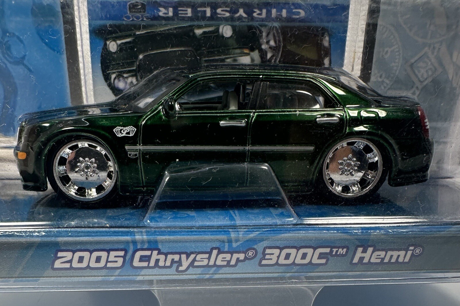 MAISTO 1/64 Scale 2005 CHRYSLER 300c HEMI ”Green Version”