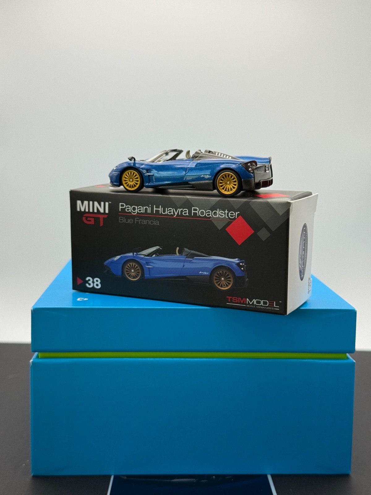 Mini GT Pagani Huayra Roadster Blue Francia 38 1/64