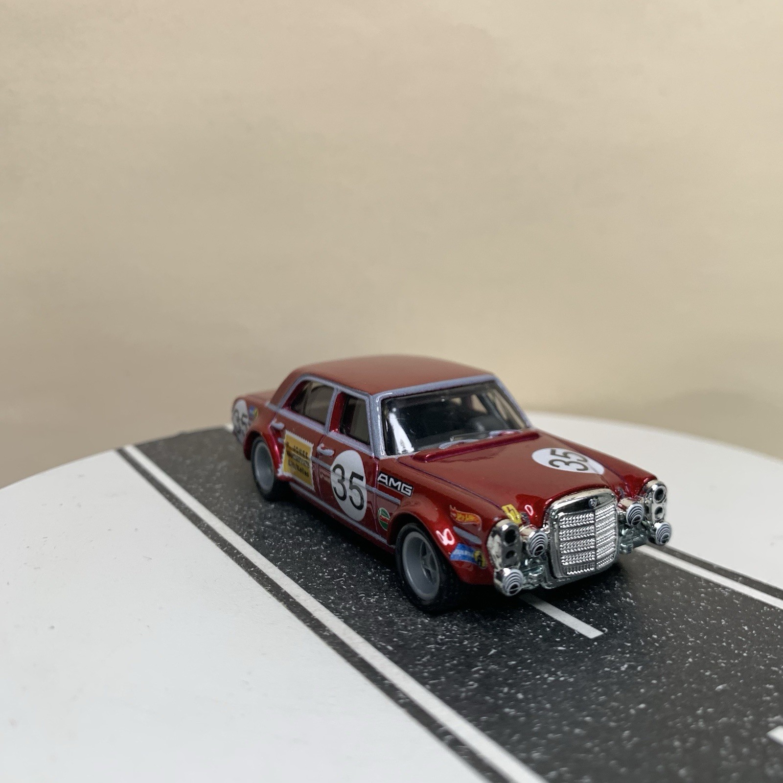 Hot Wheels Premium Deutschland Design Mercedes-Benz 300 SEL 6.8 Red w/RR 1:64 NM