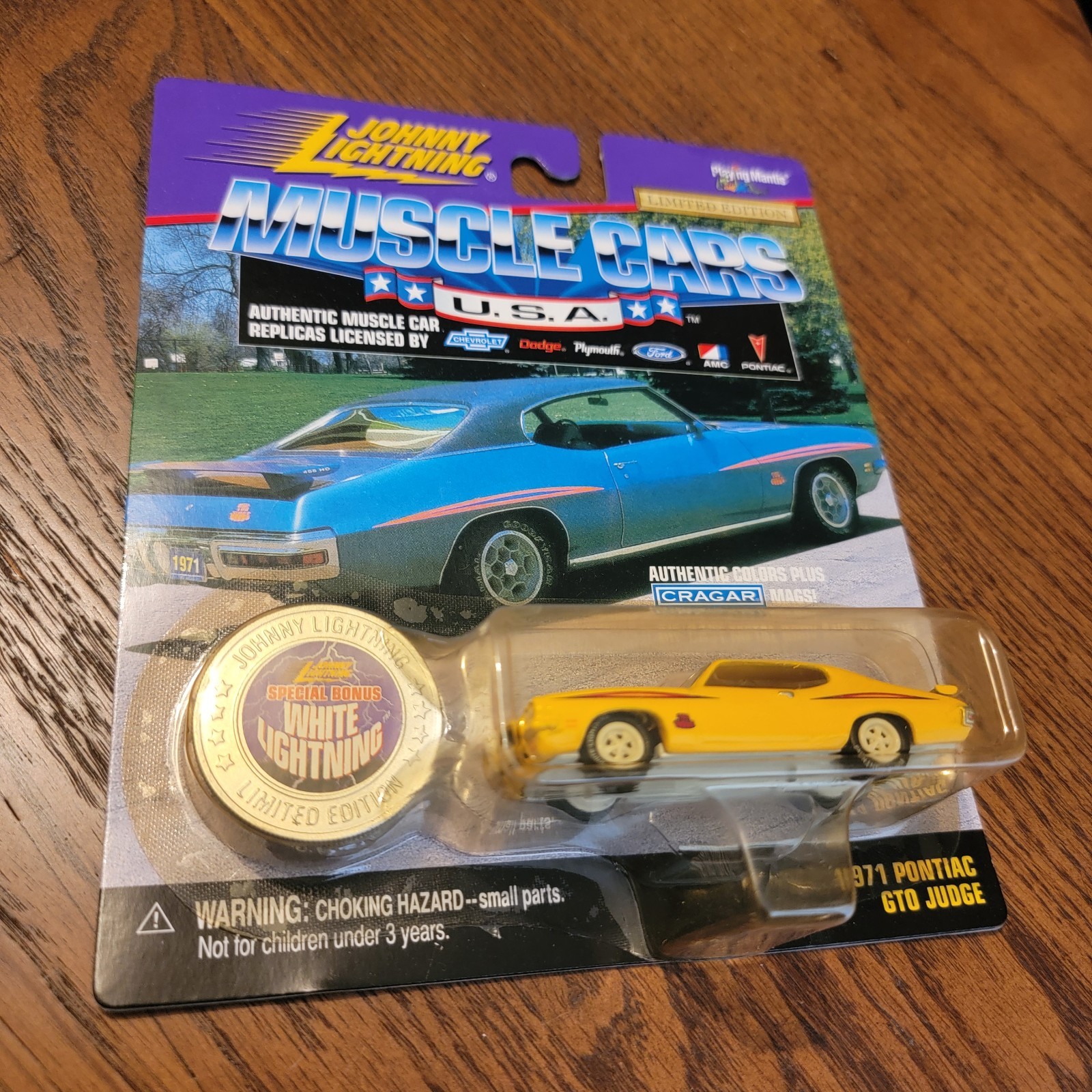 Johnny Lightning 1971 Pontiac GTO Judge White Lightning Chase Muscle Cars USA