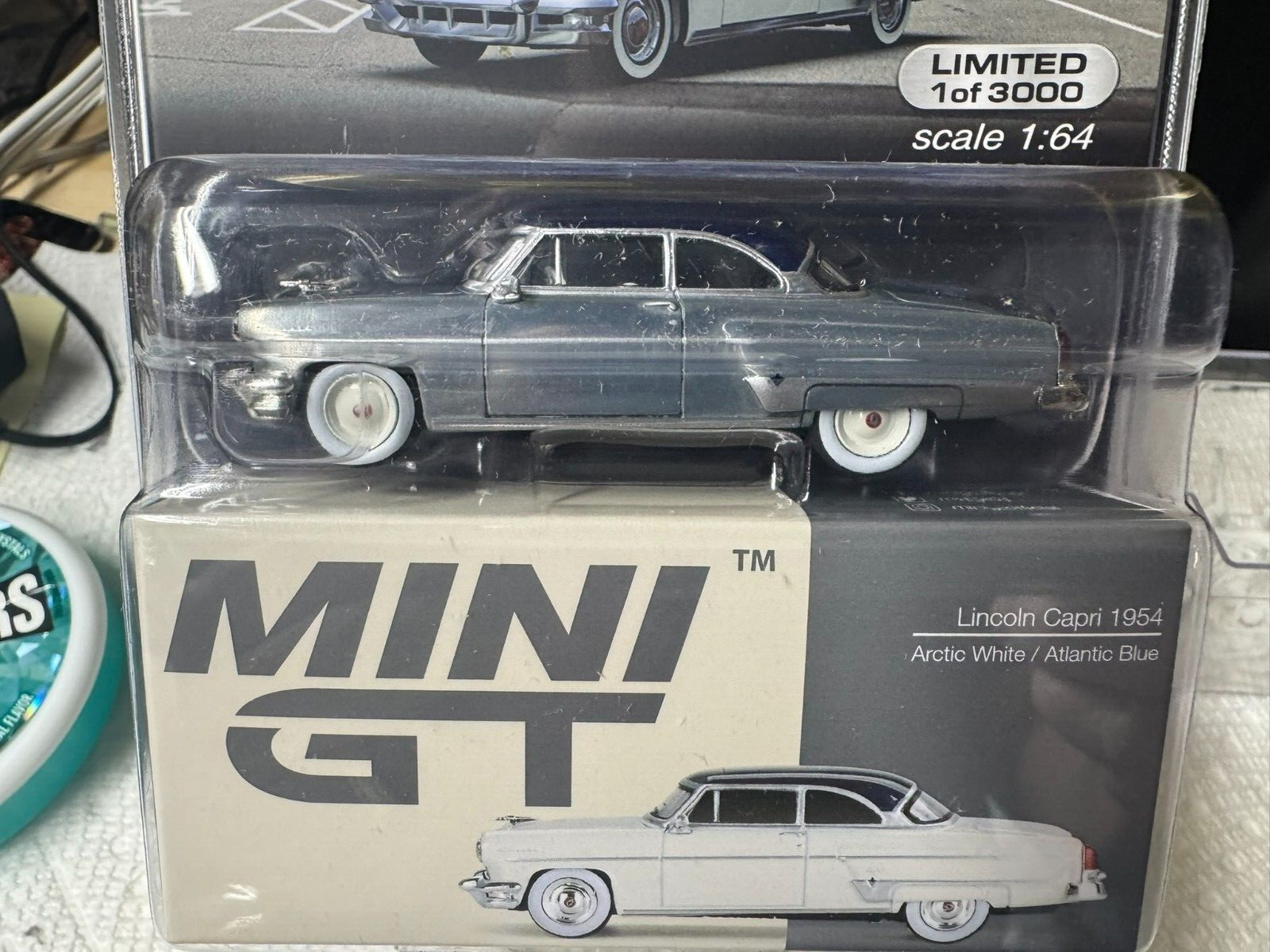 1:64 MiniGT 1954 Lincoln Capri Arctic White / Blue MGT00631-MJC Raw Chase