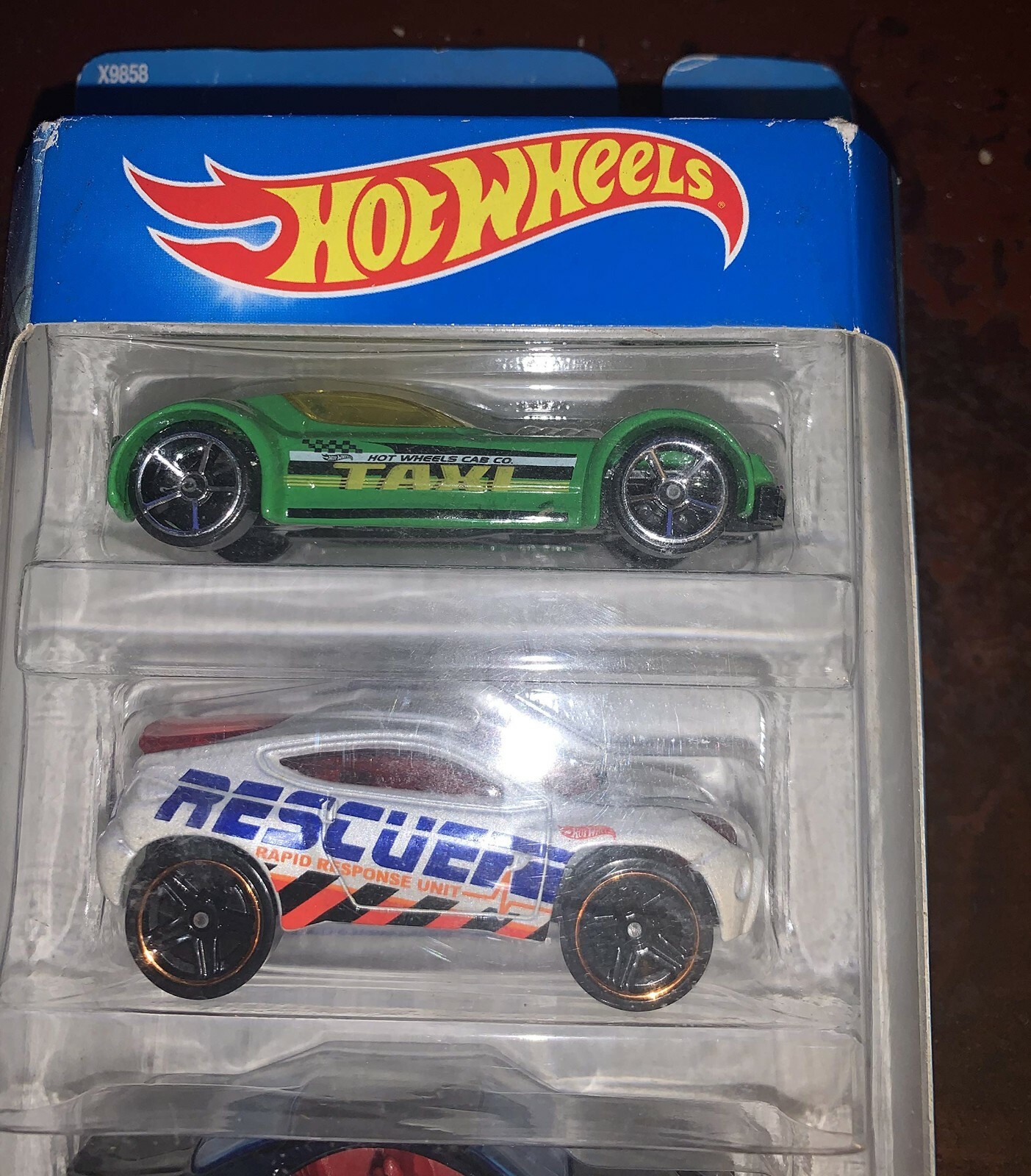 hot wheels city works 5-pack gift set POLICE FIRE TAXIE SCHOOL & RESCUE