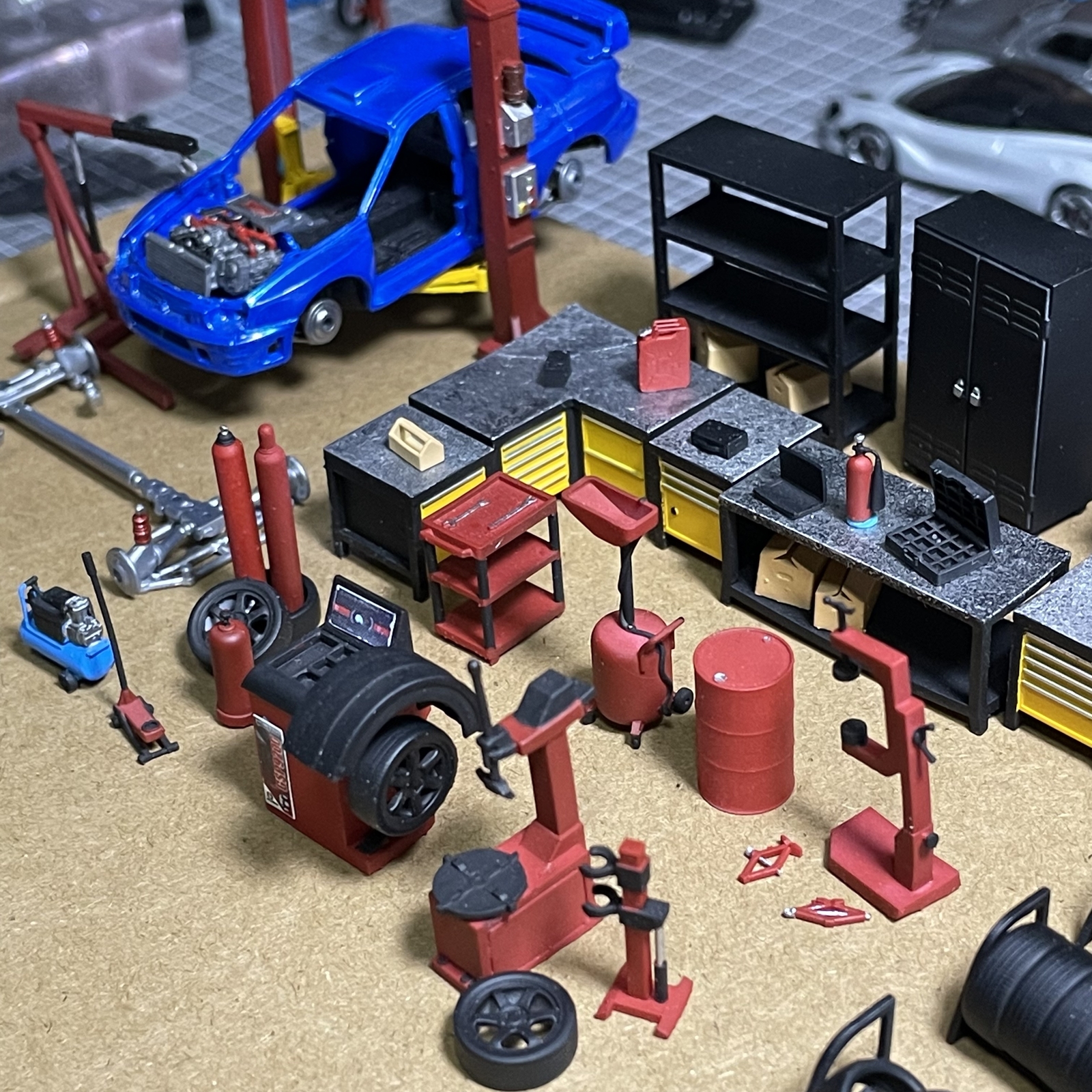 Diorama 1/64 Diecast Car Garage Model Set Repair Workshop Display Accessory Prop