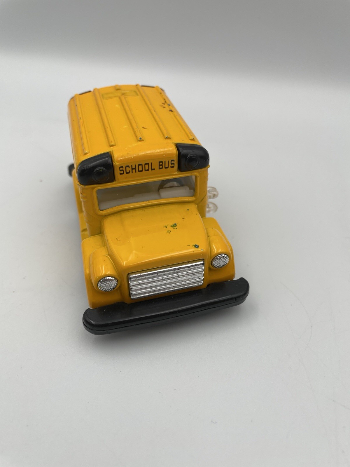 School Bus, Yellow -Kintoy Diecast Model Toy bus pull back toy