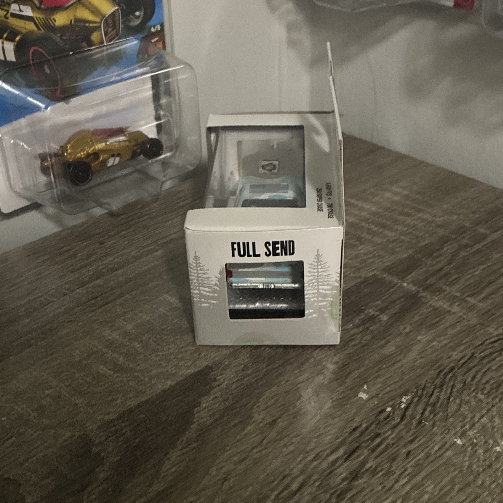 M2 Machines Ground Pounders 1980 Chevrolet Silverado 1:64 Diecast USA White/Blue