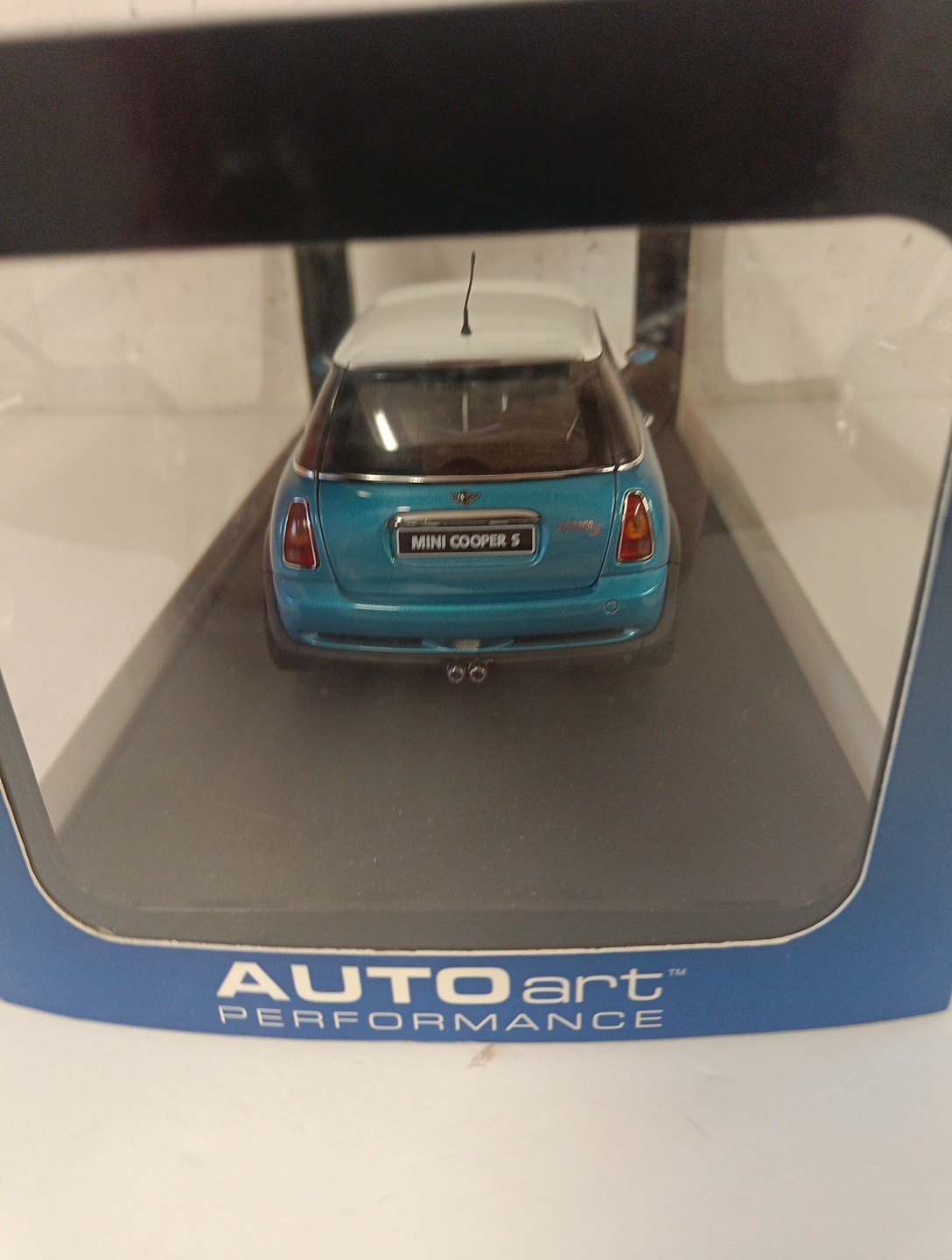 Autoart Performance Mini Cooper s 1:18