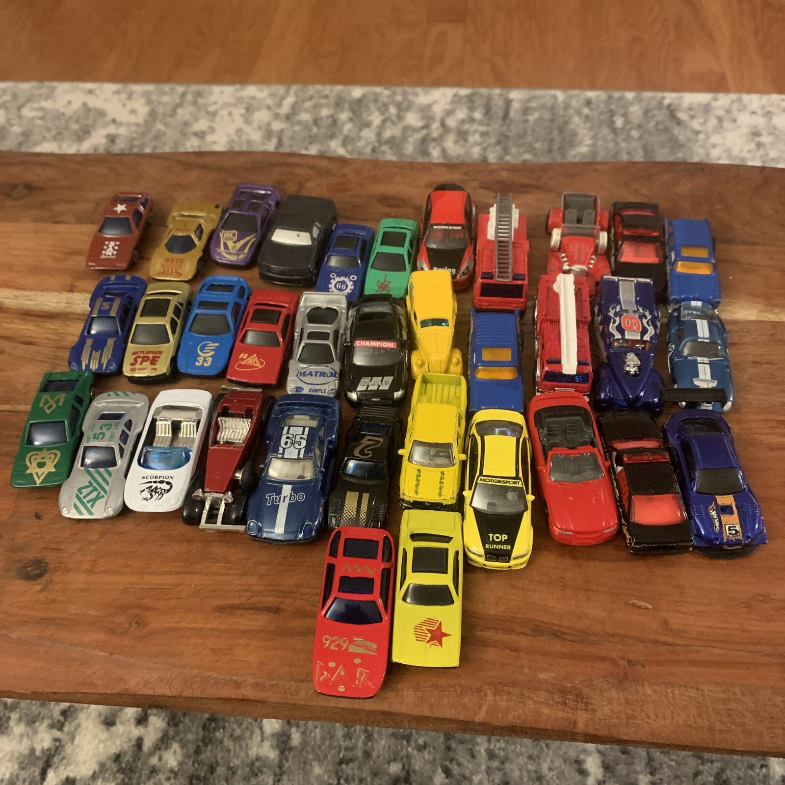 1/64 Scale vintage Vehicle Diecast Toys Suntoys And Other Assorted 35 Cars