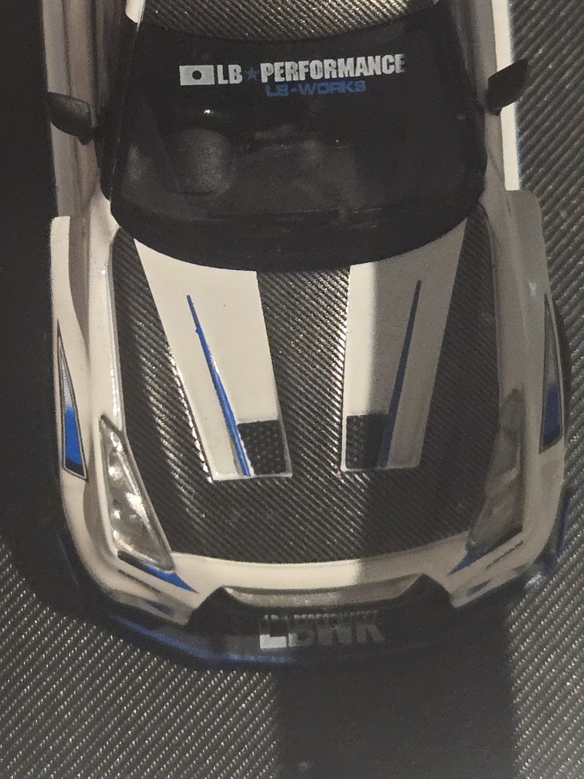 MC 1:64 Nissan GTR 35GT-RR White/Black LB-Silhouette LIMITED EDITION