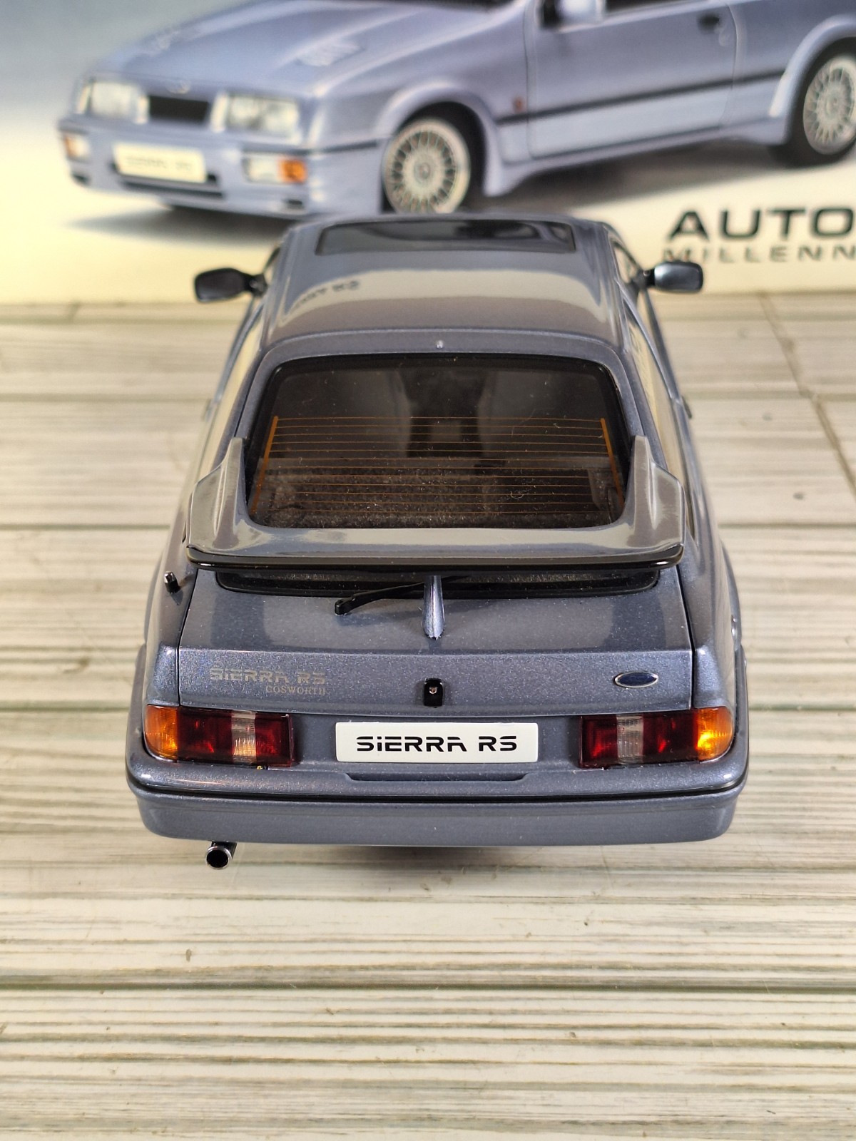 Autoart Millennium Ford Sierra Rs 500 Cosworth Rs500 1/18 Scale Diecast Model