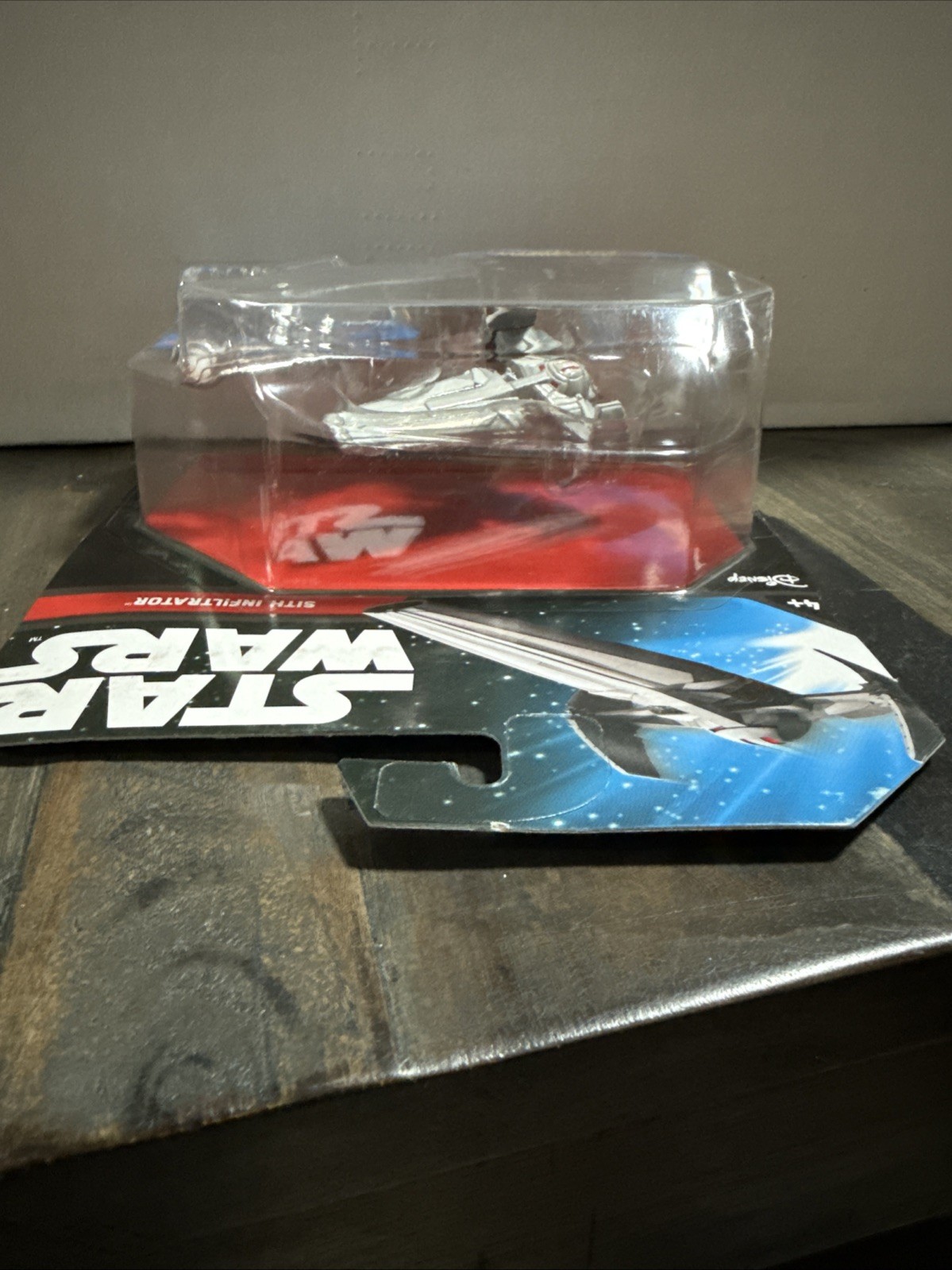 Hot Wheels Star Wars SITH INFILTRATOR #23 Starship Fighter Disney New NIP