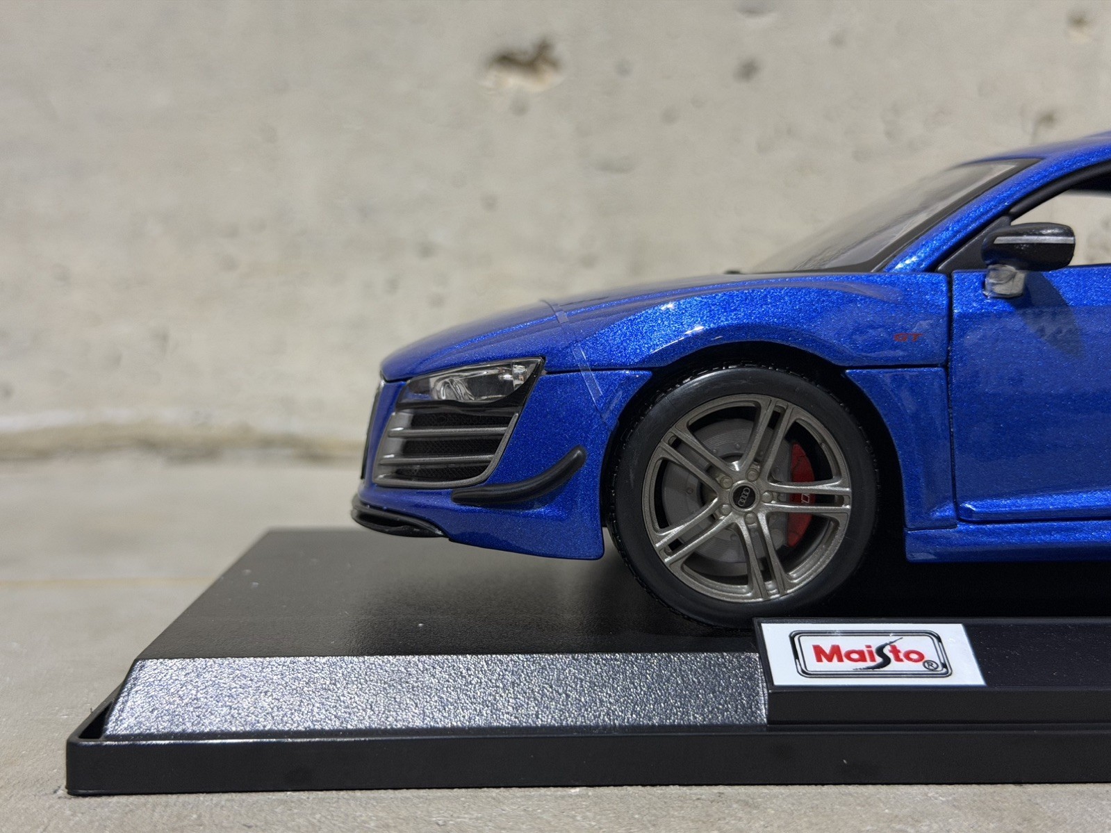 Audi R8 GT 1:18 Maisto Special Edition Diecast Model – Blue