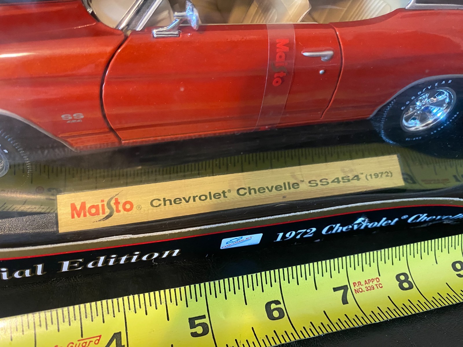 Maisto Special Edition 1972 Chevrolet Chevelle SS454 diecast 1:18 car Red/Orange