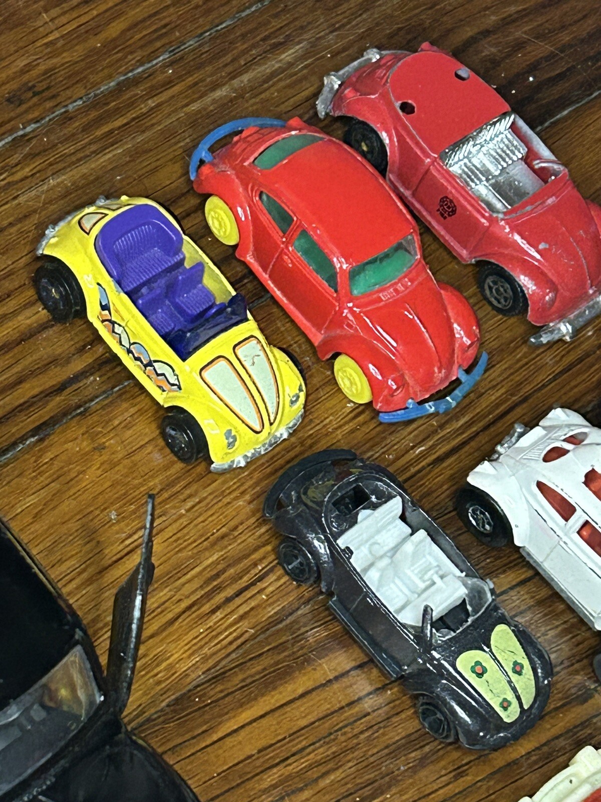 Diecast Plastic Mix Toy Car Lot Kintoy Hot Wheels Maisto Volkswagen VW Beetle