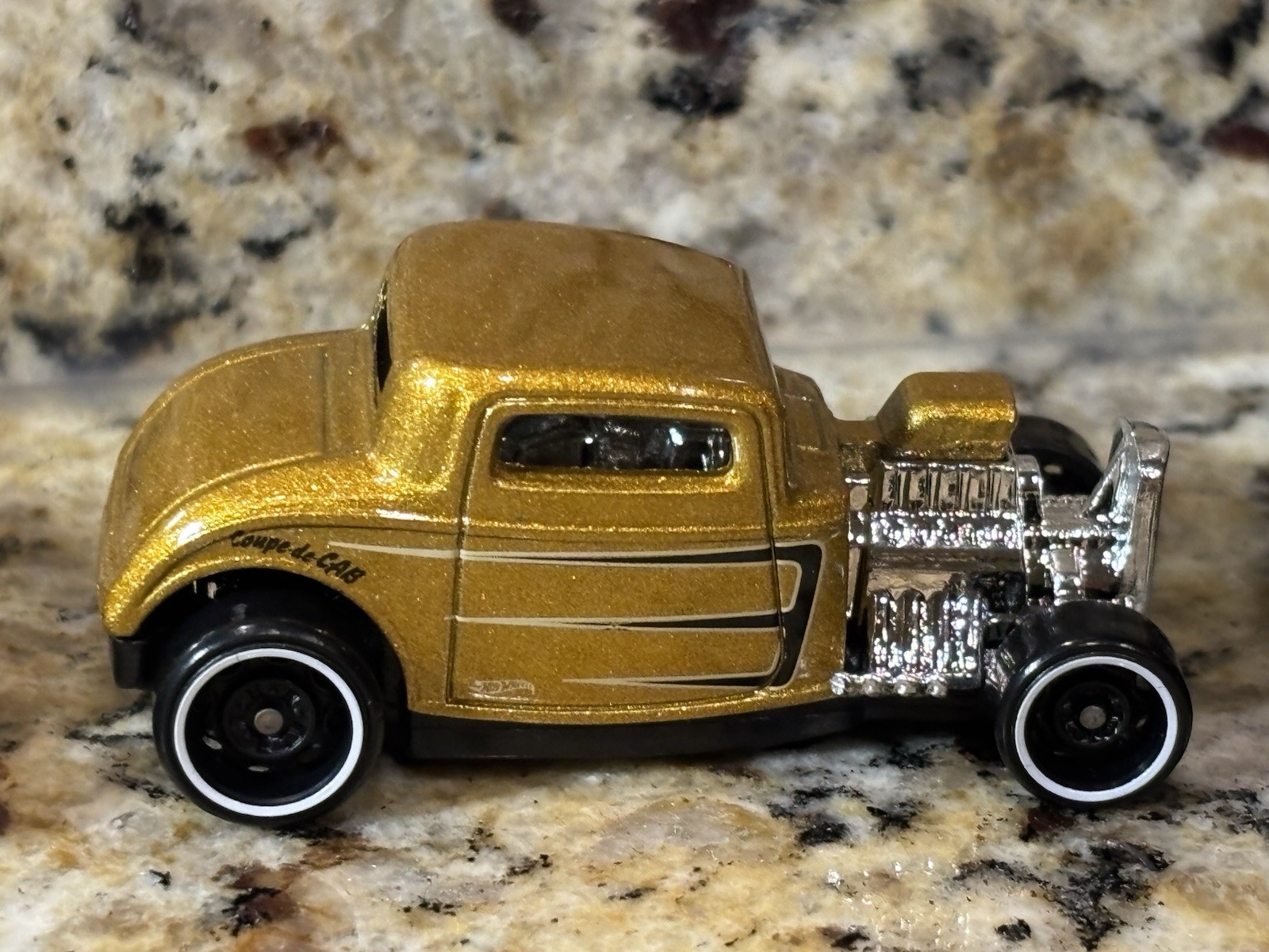 Hot Wheels RED EDITION ‘32 Ford, Mainlines, Multipack NEW LOOSE lot of 8