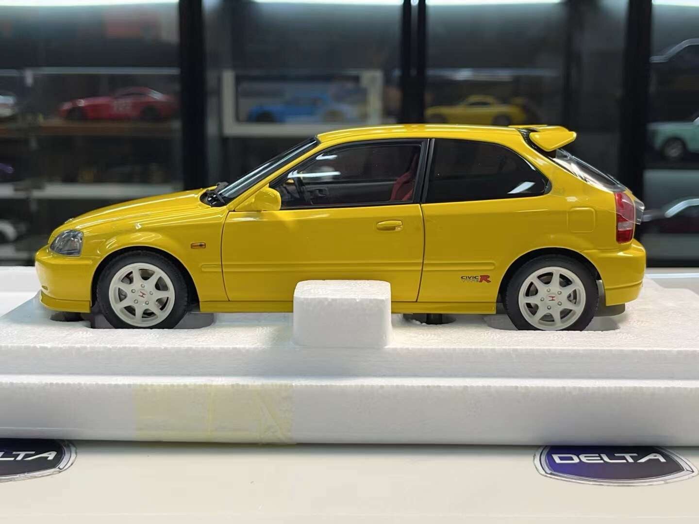 Motorhelix 1/18 honda civic type r EK9