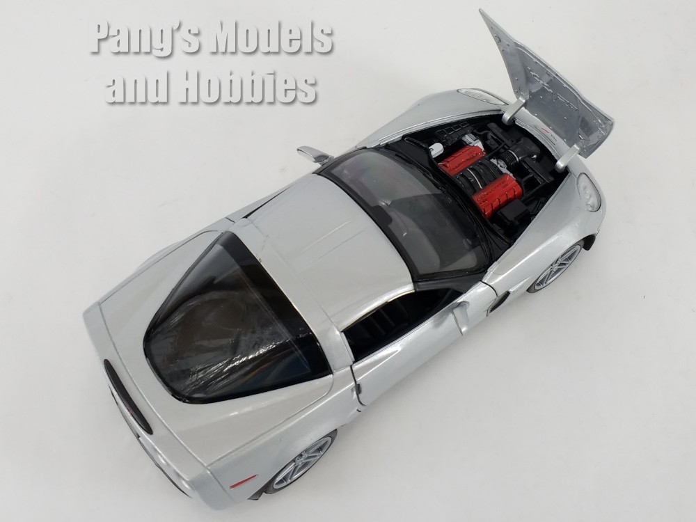 2007 Chevrolet Corvette Z06 C6 1/24 Scale Diecast Model by Welly – SILVER