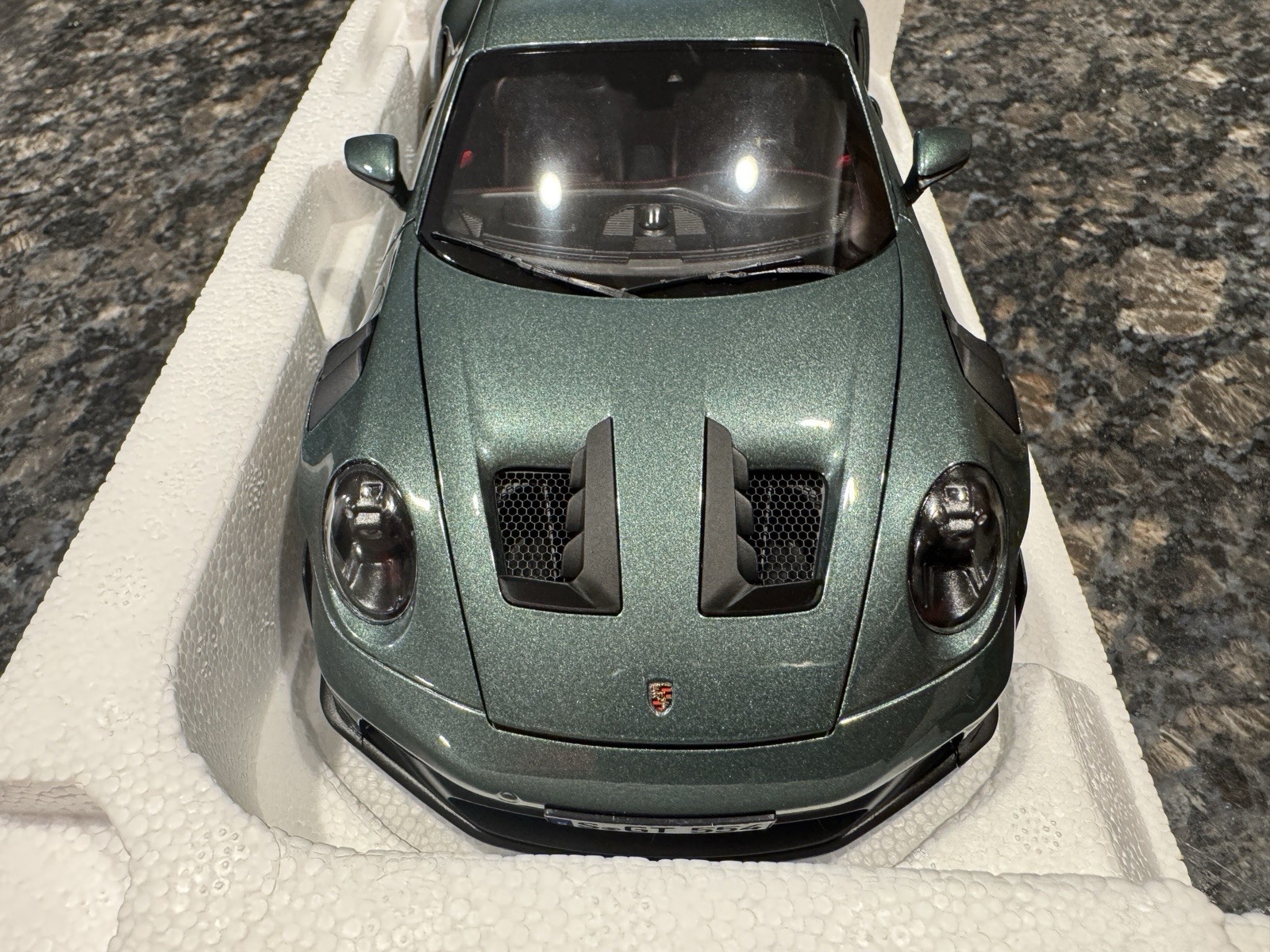 1/18 Norev Porsche 911 (992) GT3 RS 2022 Dark Green Metallic Diecast *Retired*