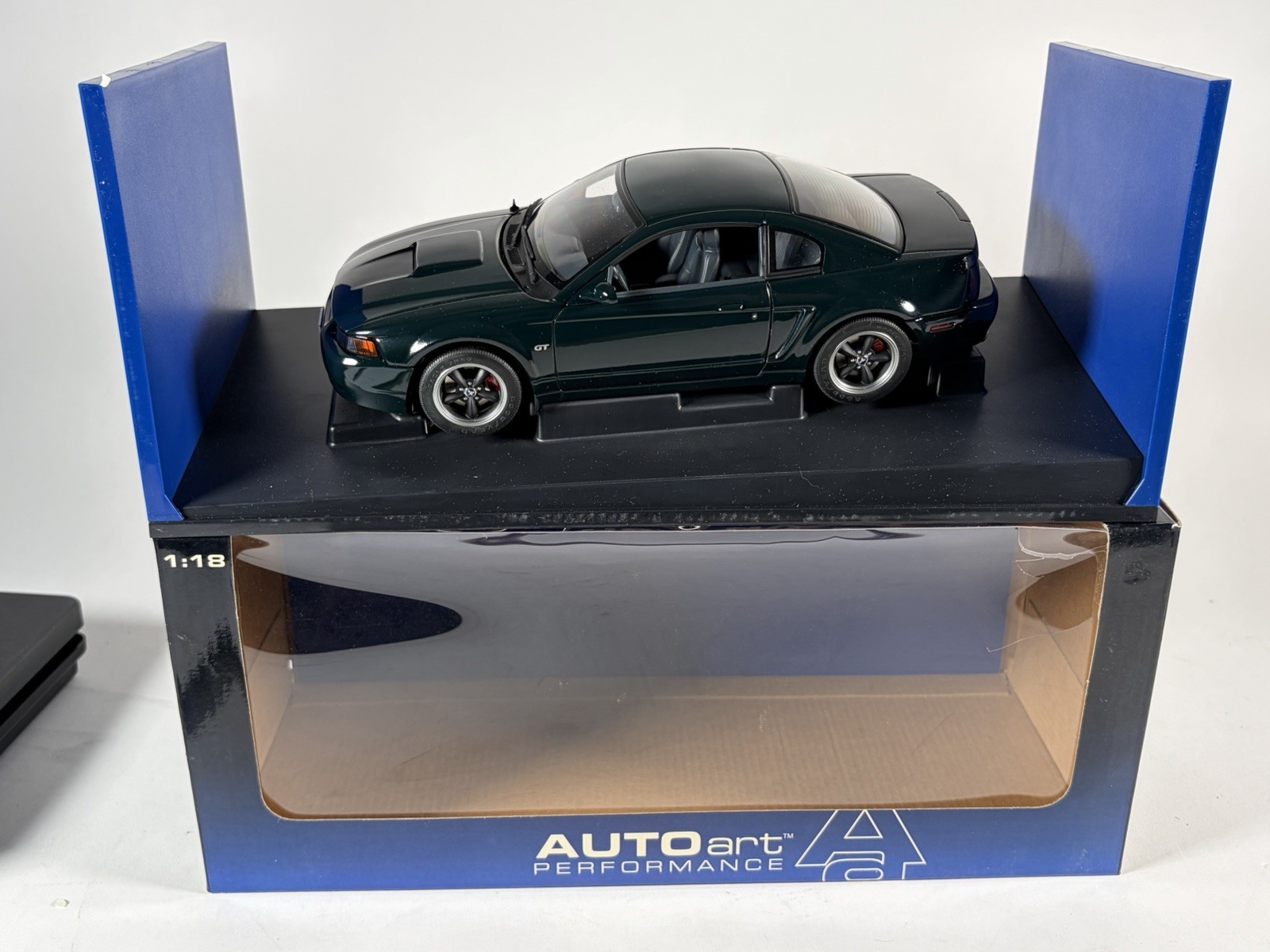 Autoart 2001 Ford Mustang GT Dark Green 1/18 Scale