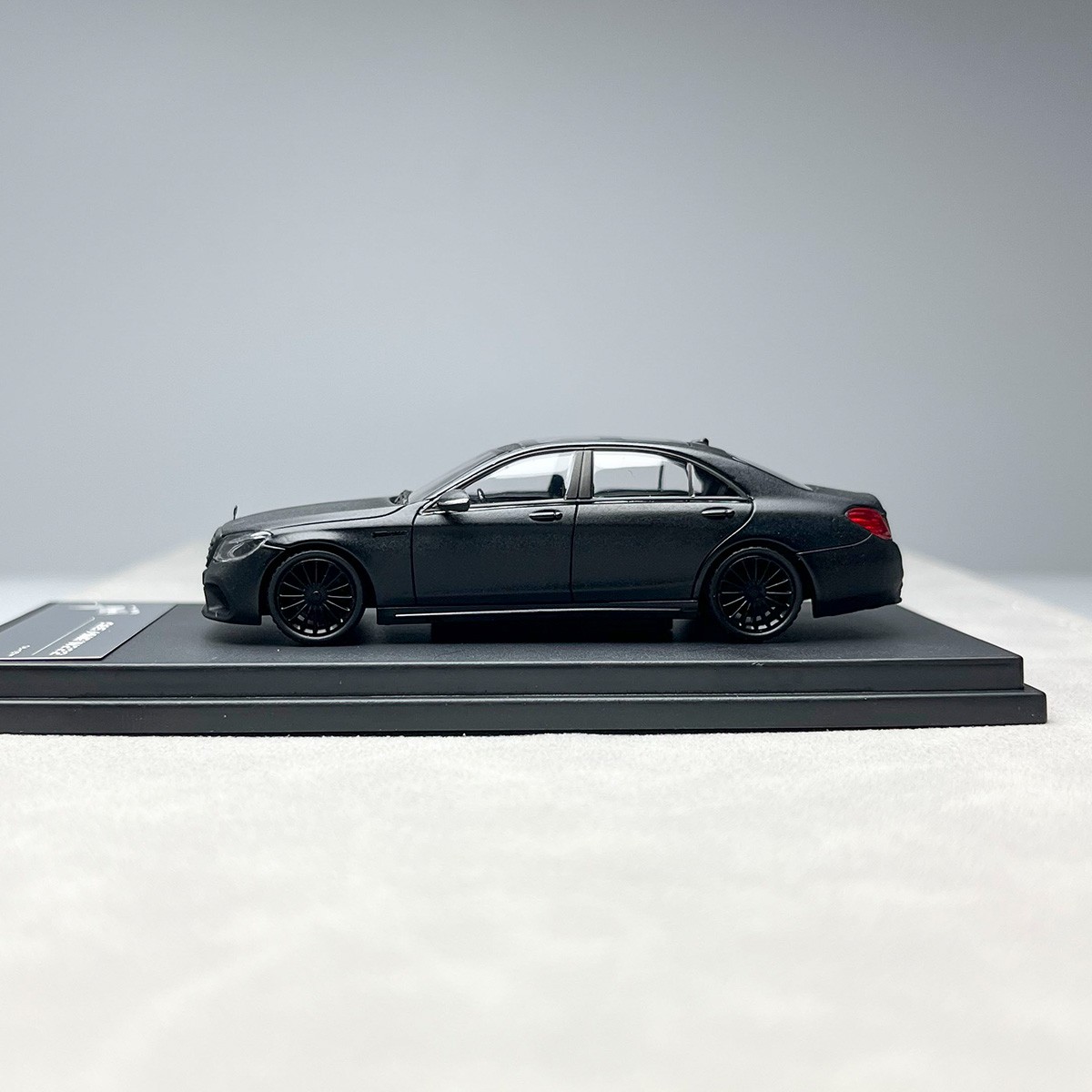King 1:64 Matte Black AMG S65 W222 Luxury Sports Model Diecast Metal Car New