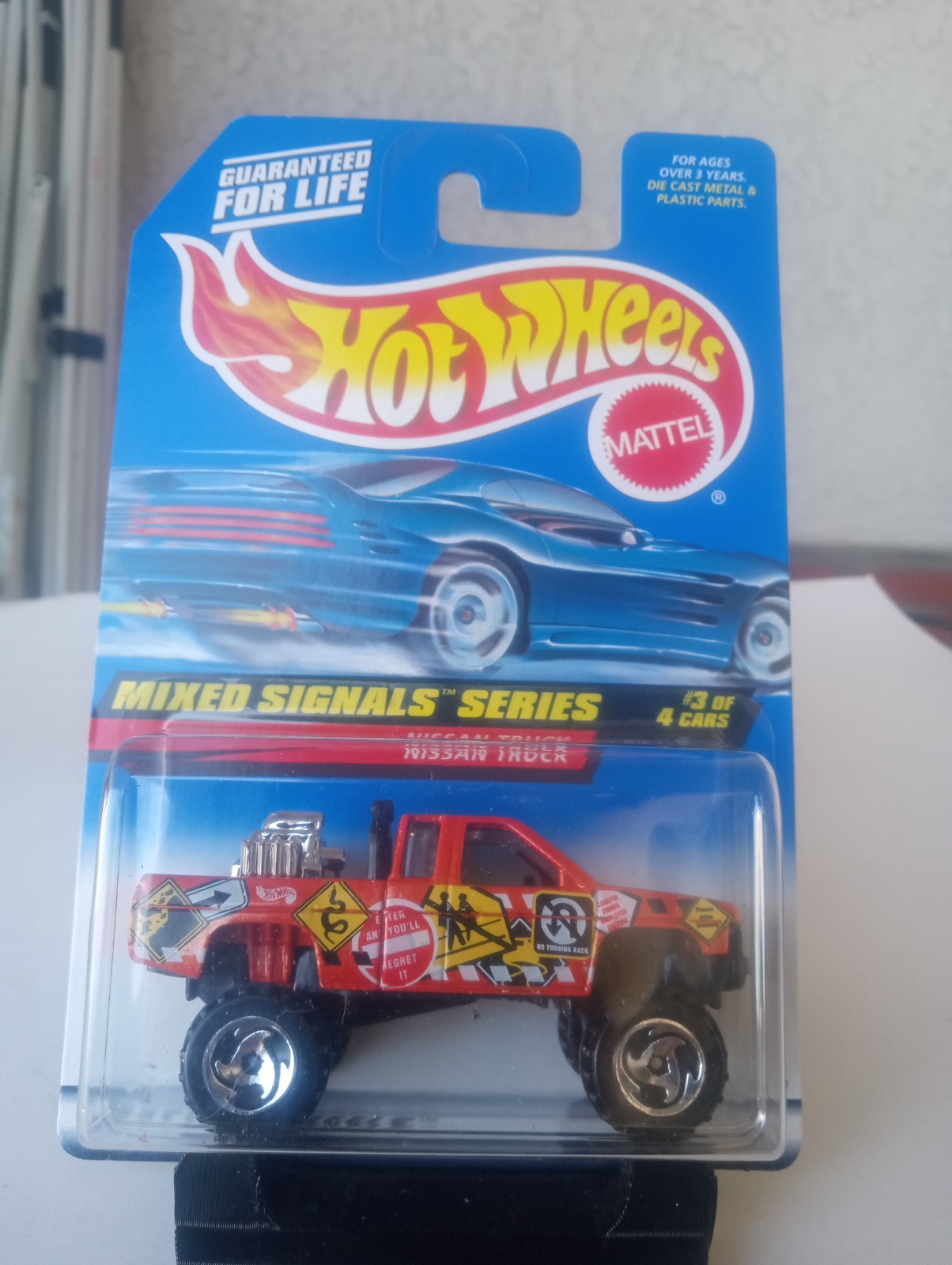 1997 Mattel Hot Wheels Mixed Signals Series Nissan Truck 3/4 #735