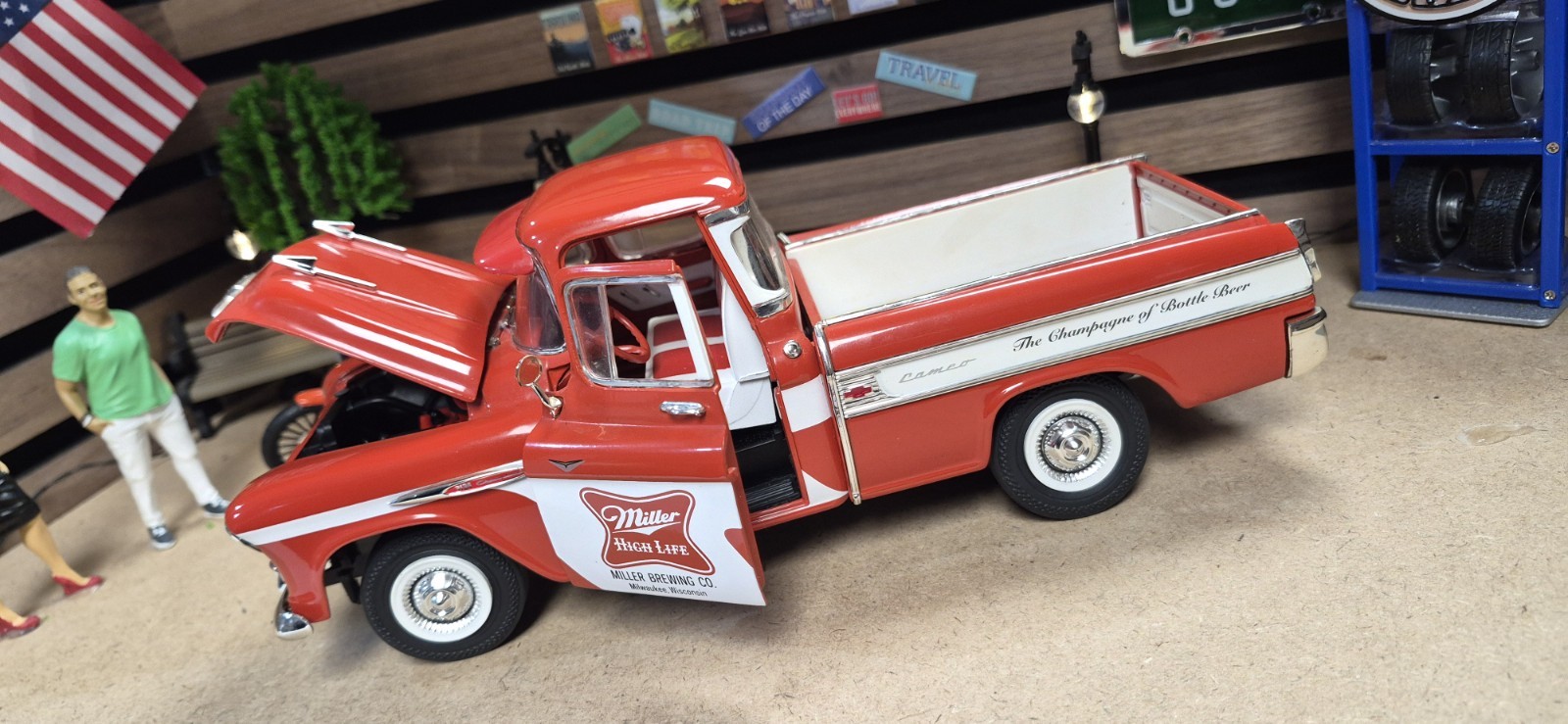 1/18 AUTOWORLD 1957 CHEVROLET CAMEO MILLER BREWING CO PICK UP TRUCK RED NO BOX .