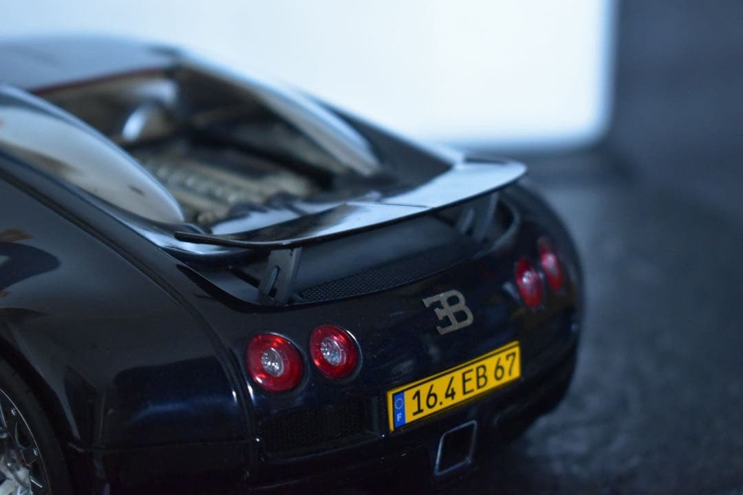 AUTOart 1/18 Bugatti Veyron EB 16.4 Full Detail Movable Rear Wing Diecast Mint
