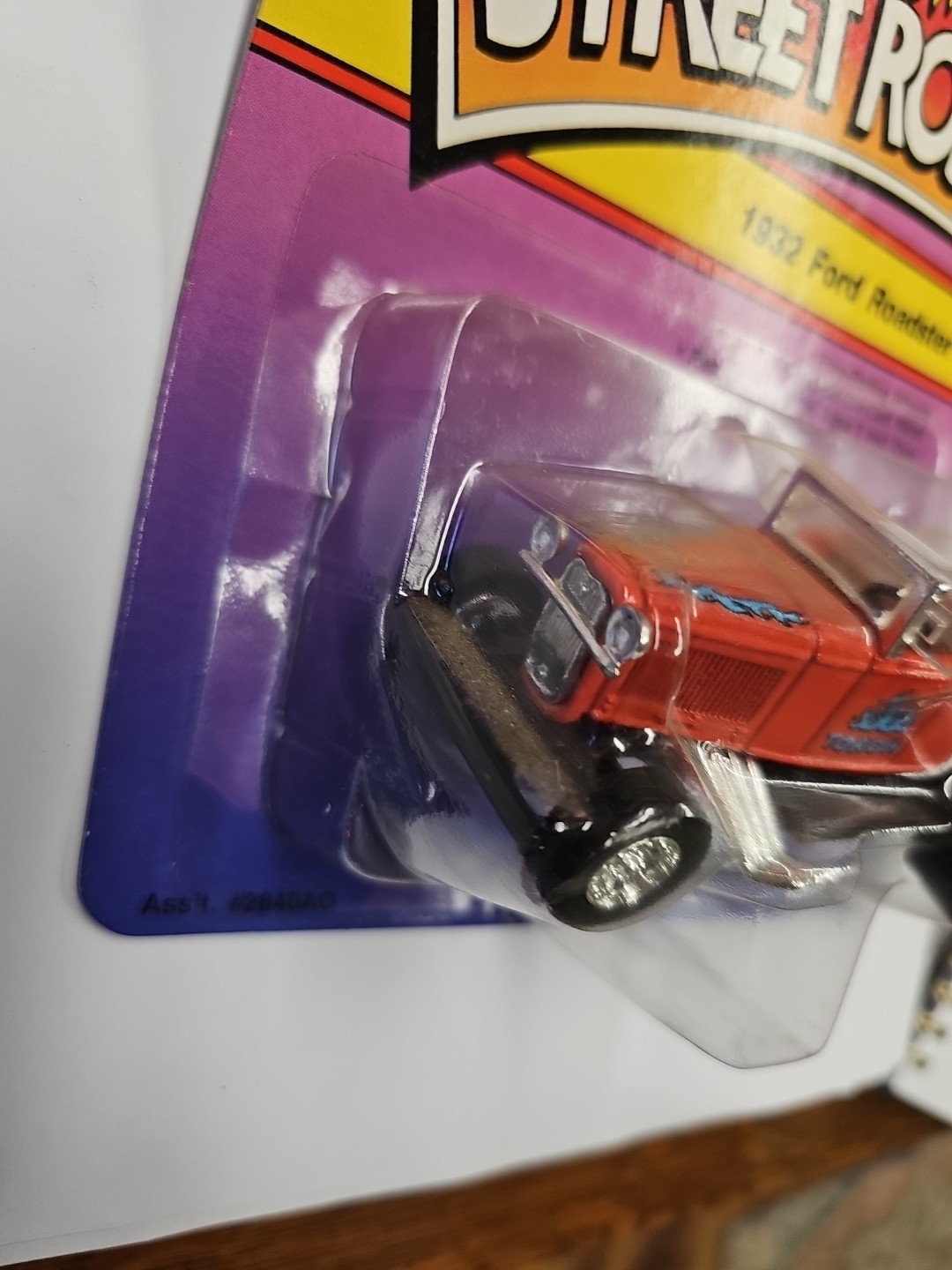 ERTL Hot Roddin’ 1932 Ford Roadster Custom Street Rod Die Cast Car VTG 1989 20f