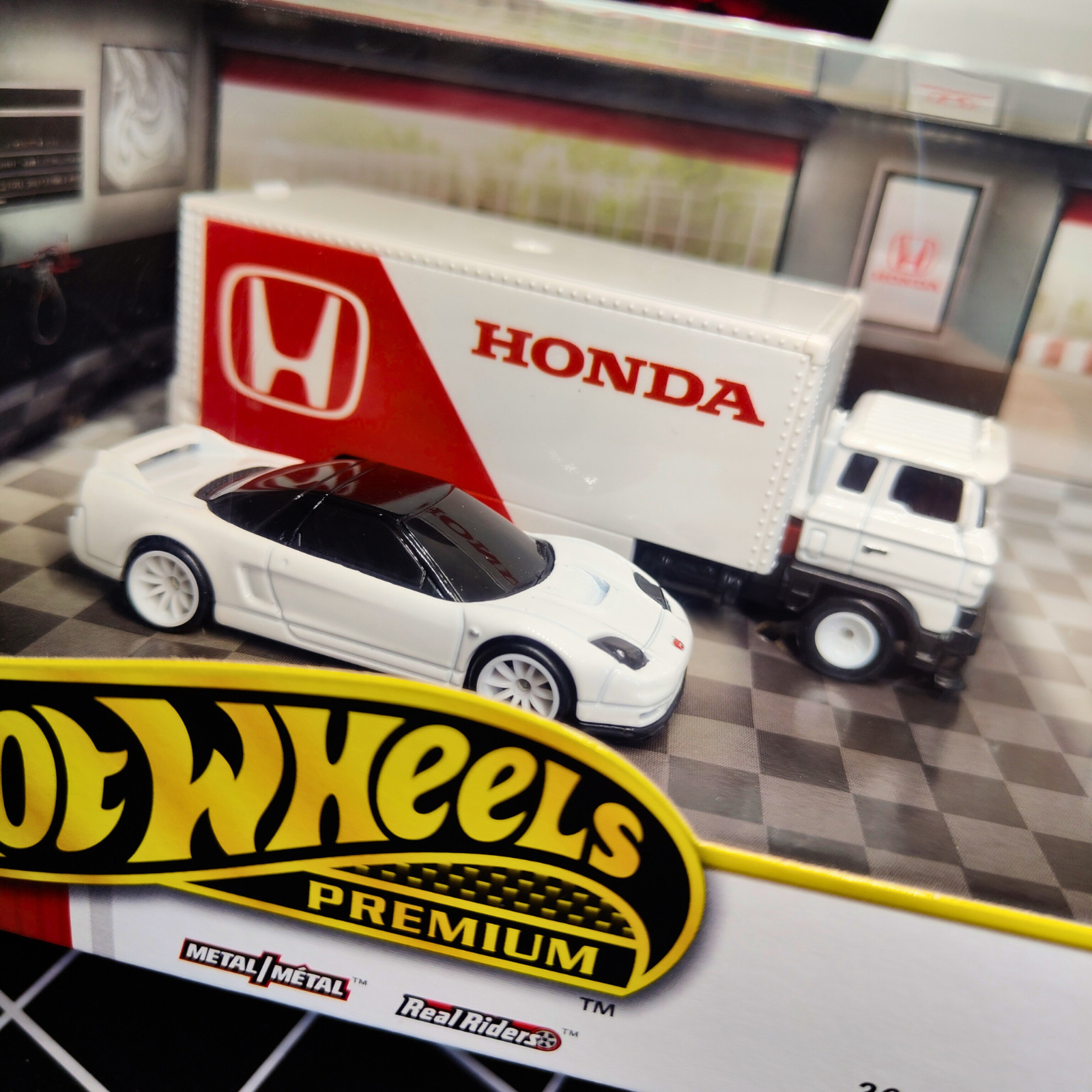 Hot Wheels 2025 Premium Collector Diorama Honda Set Civic Type-R, NSX-R, S2000
