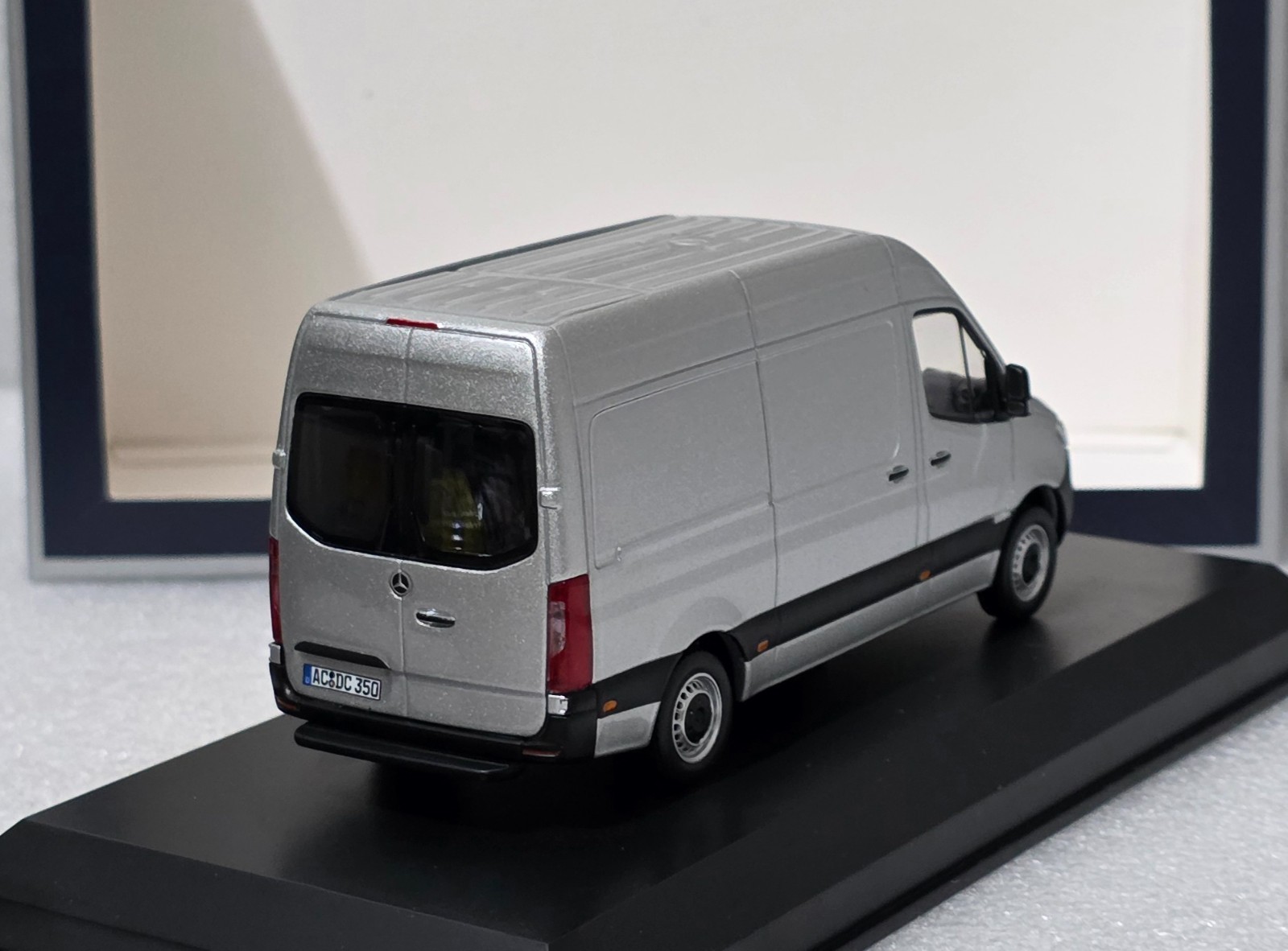 Mercedes Sprinter Van (W907) Silver 2018 1:43 Norev 351175 Diecast (18)