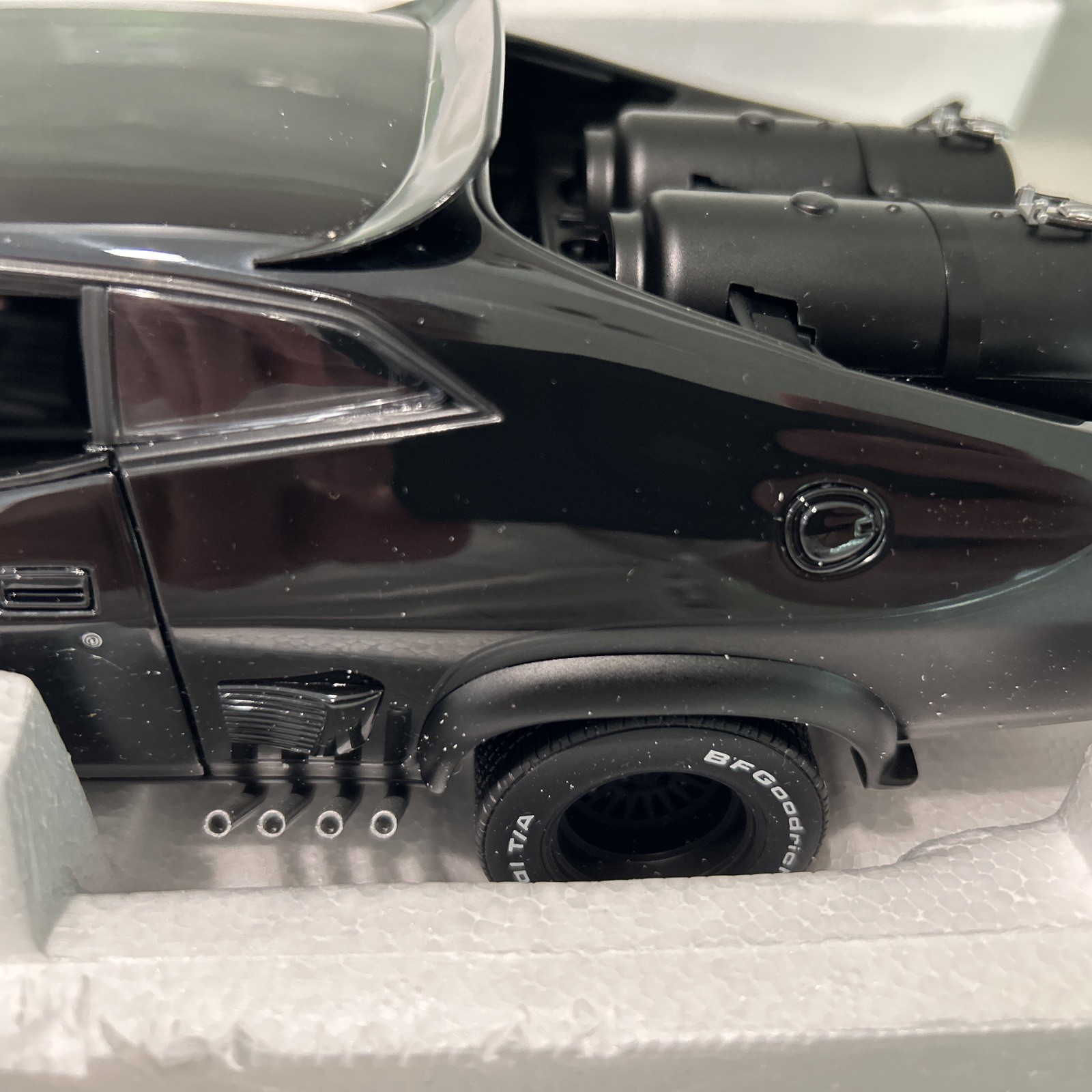 1/18 AUTOart Mad Max 2 Road Warrior Interceptor Complete w/ Dog Spare Tire RARE