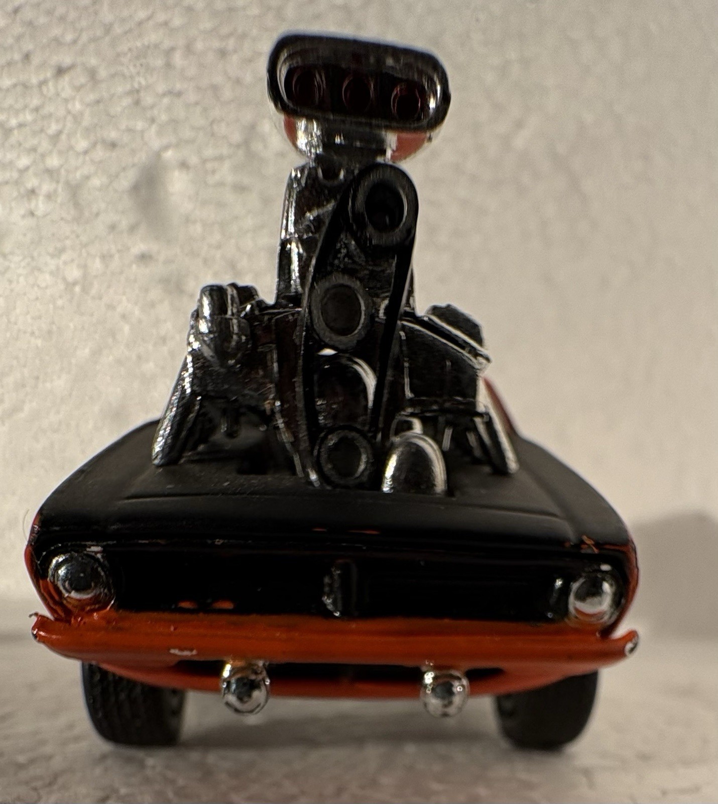 Muscle Machines 1970 Plymouth Barracuda AAR ‘Cuda 2000 Original Funline 1/64