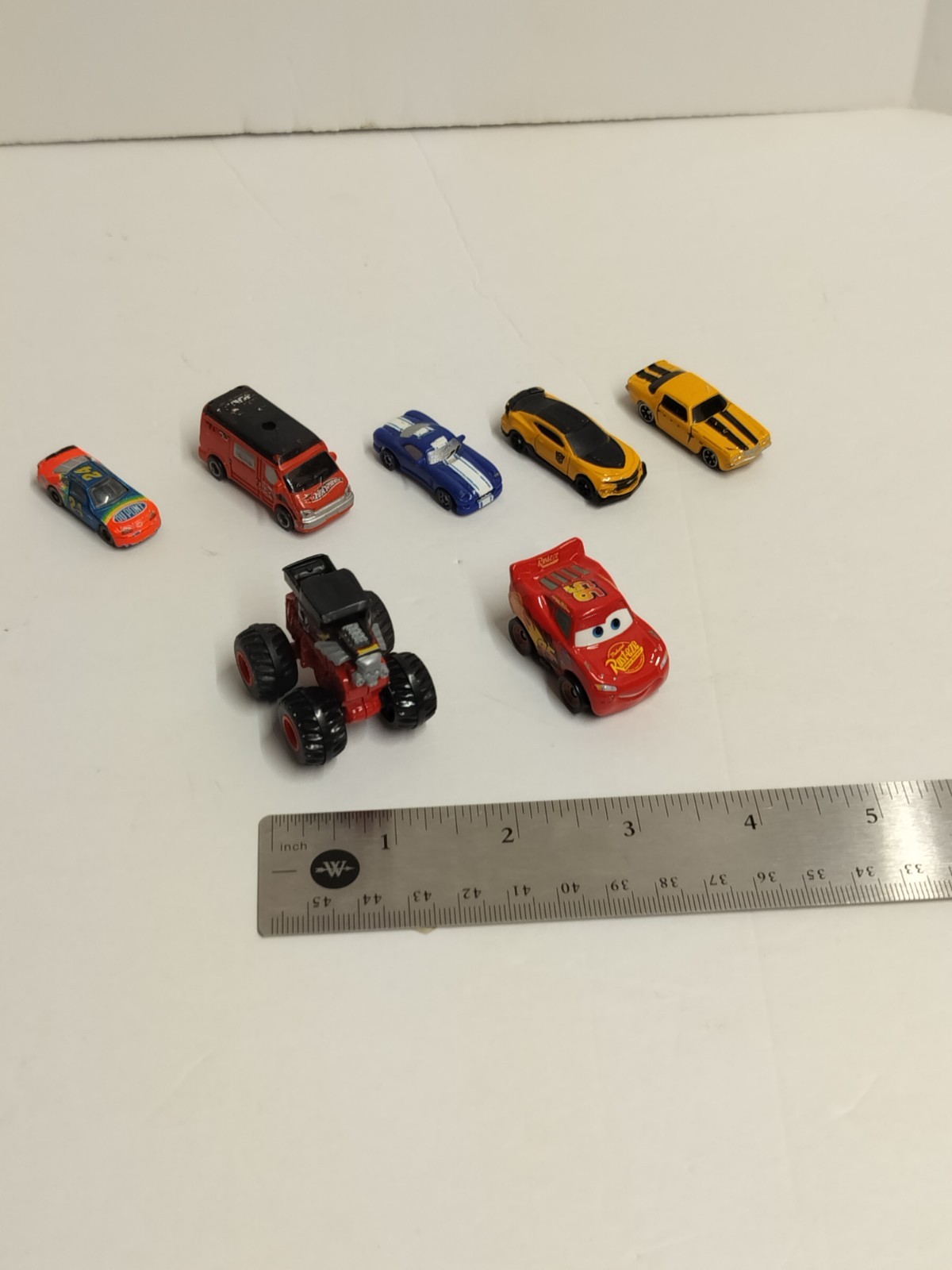 Lot Of 7 Toy Cars Die-cast And Plastic Hot wheels And Other Brands Preowned.