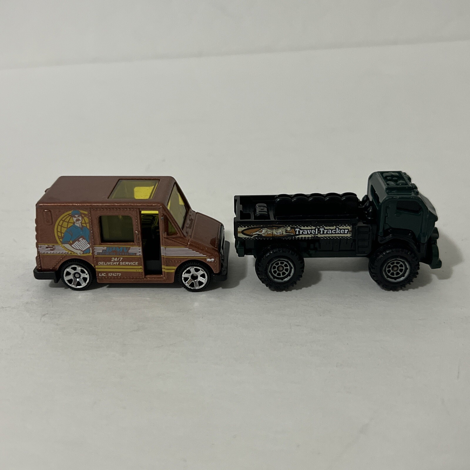 Matchbox Cars Lot Of 5 Trucks 1:64 – Travel Tracker, Pop Art, School Bus & More