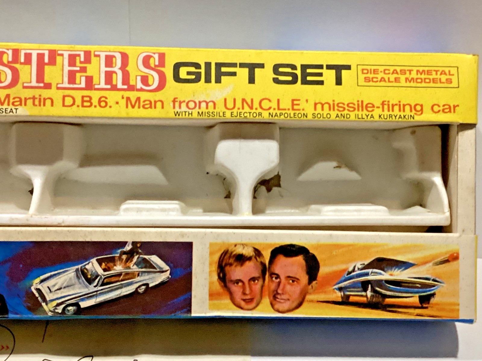 1966 CORGI junior Crime Busters Batman James Bond Diecast Model Gift Set 3008