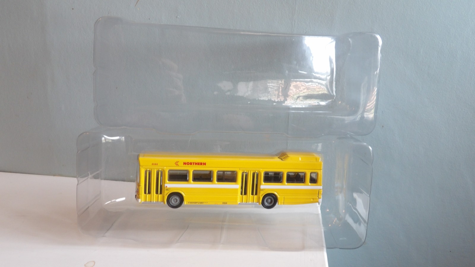 EFE 15103 NORTHERN GENERAL TRANSPORT CO LONG LEYLAND MARK 1 DIECAST 1:76 SCALE.