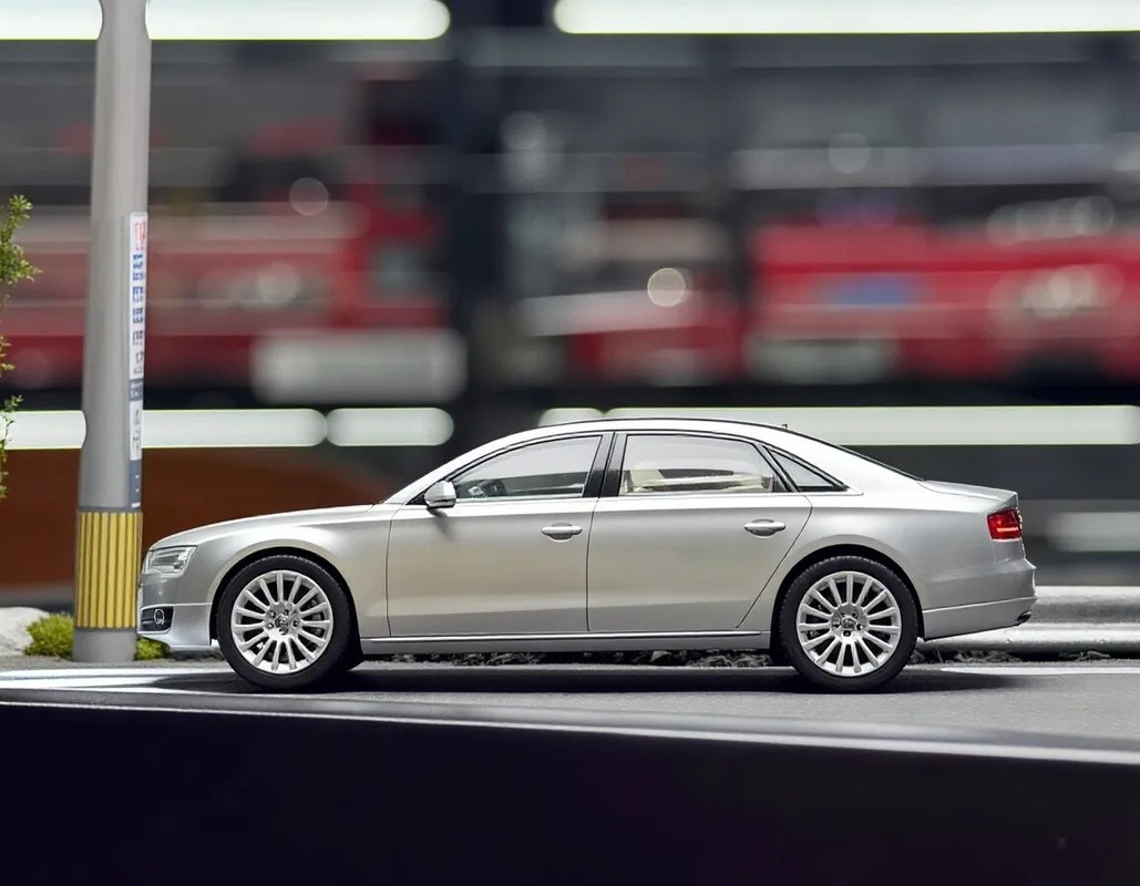 Masdi 1:64 Silver A8L D4 Luxury Sedan Sports Model Diecast Metal Car