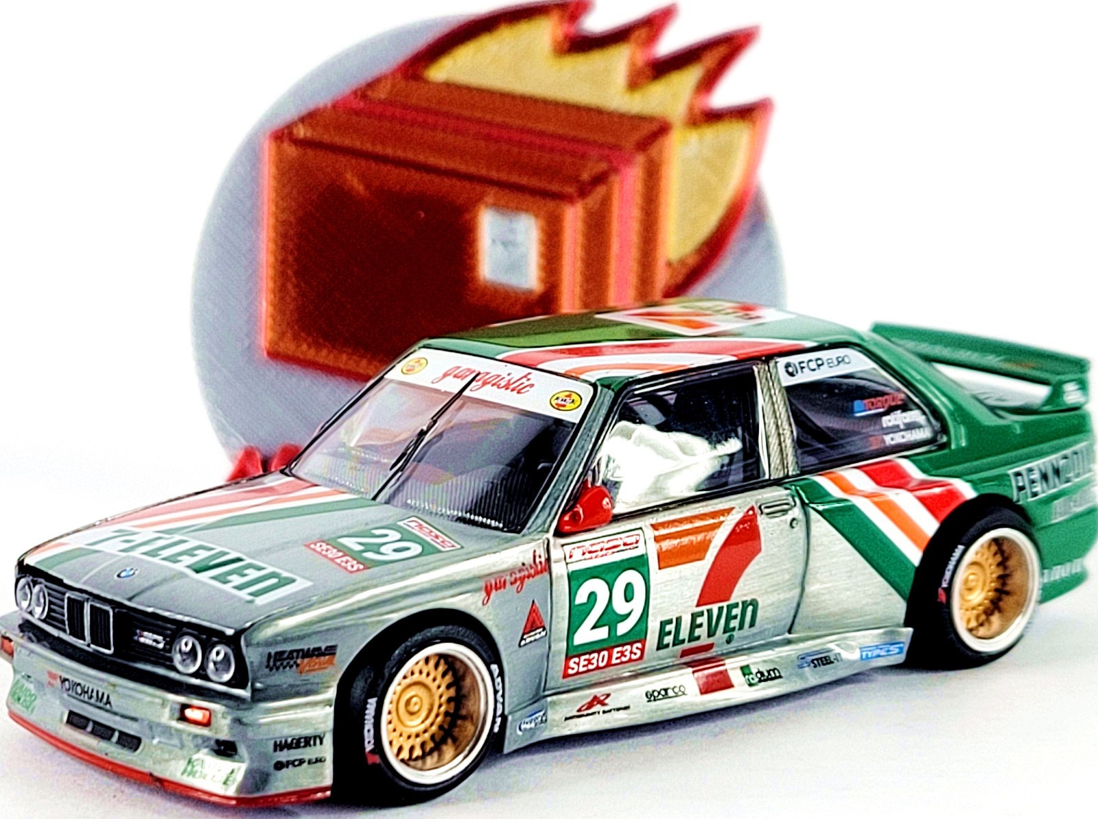 Kaido House x Mini GT BMW M3 E30 Larry Chen V1 7-Eleven KHMG217 🟥🟩⬜ CHASE 🏆