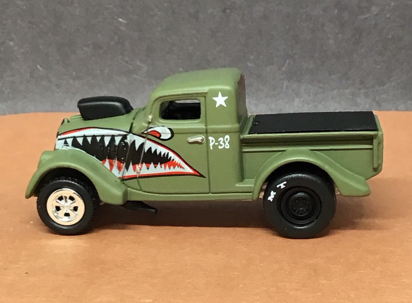 VINTAGE NHRA ’33 WILLYs GASSER 1/64 SCALE COLLECTIBLE DRAG CAR LIMITED EDITION