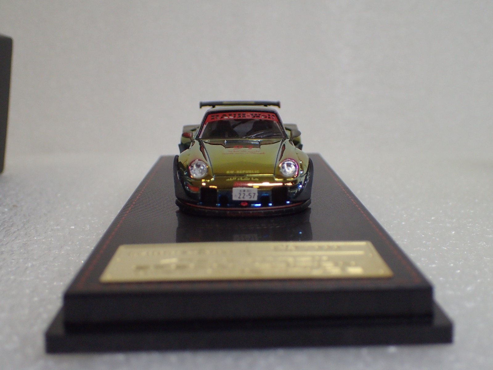Ignition Model 1/64 IG3873 RWB 993 Ramintra Matte Green CHASE CAR Porsche 911