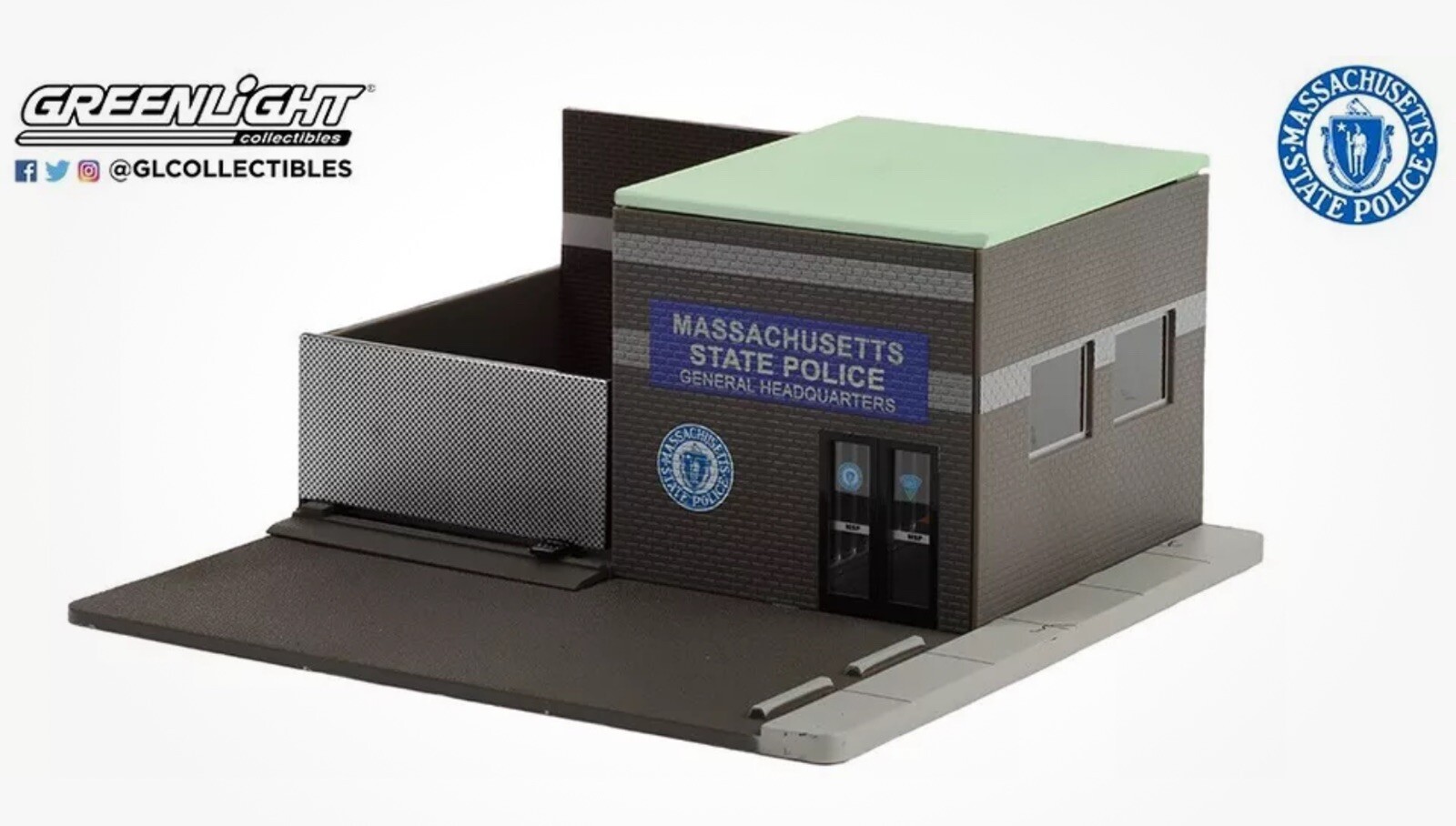 Greenlight 1/64 Hot Pursuit Massachusetts State Police Diorama Mechanics Corner