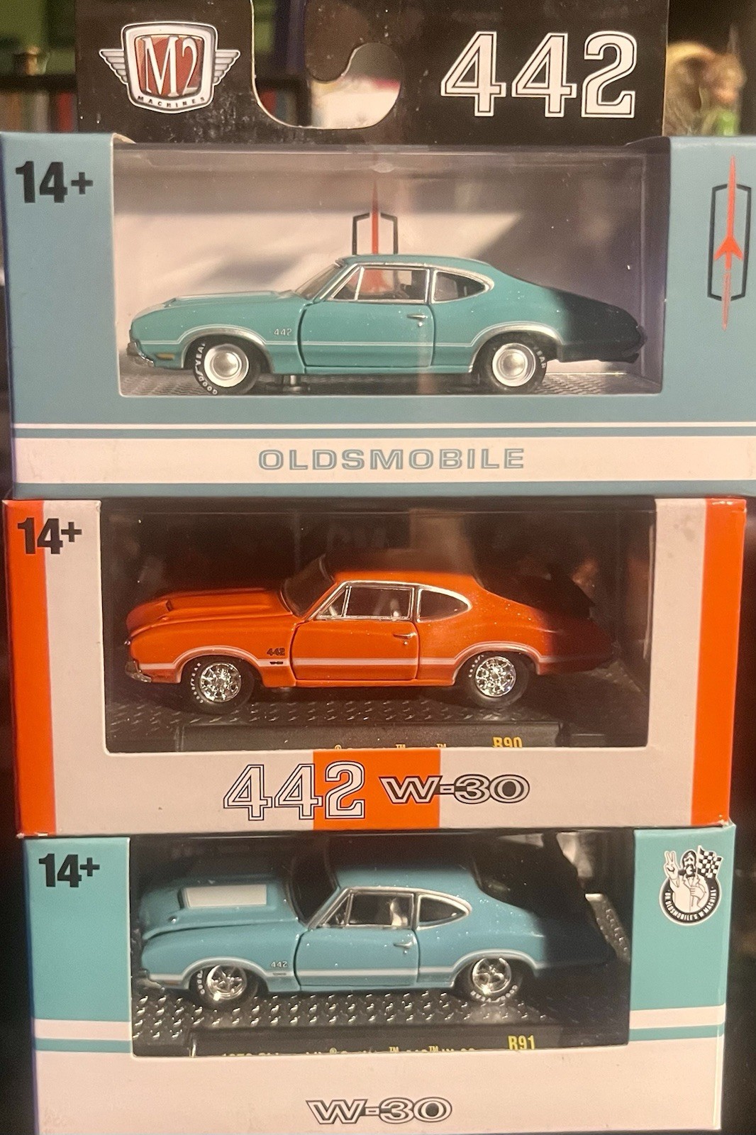 M2 Machines 1970 Oldsmobile Cutlass 442 W-30 1/64 Turquoise & Red R68 R90 R91