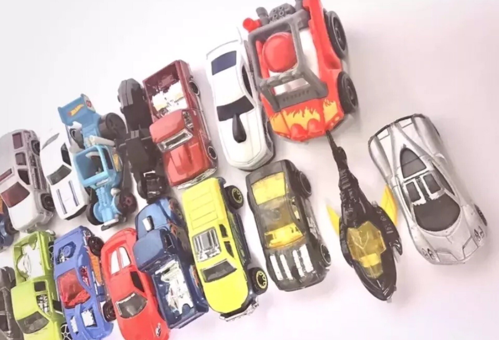 Hot Wheels Lot Of 17 Assorted Modern Cars Variety Models Colors Years