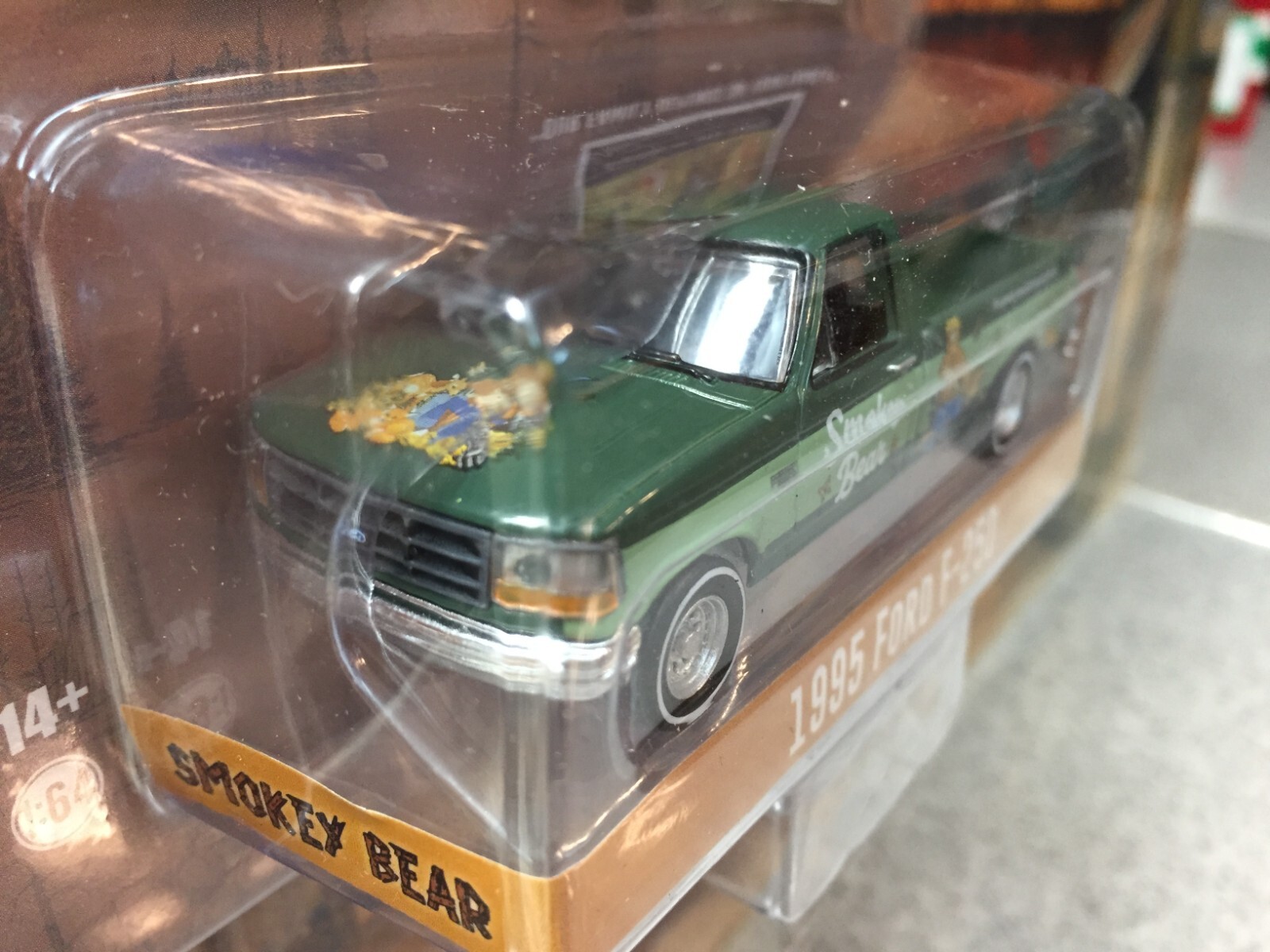 GREENLIGHT 1:64 SCALE HOBBY EXCLUSIVE SMOKEY BEAR 1995 FORD F-250 TRUCK NIP