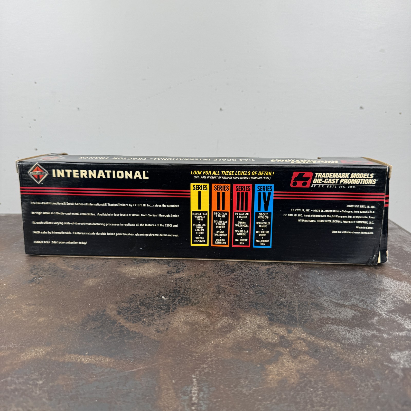 DCP LAKEVILLE MOTOR EXPRESS LME 1:64 International 9200 Truck w/ Trailer #30193