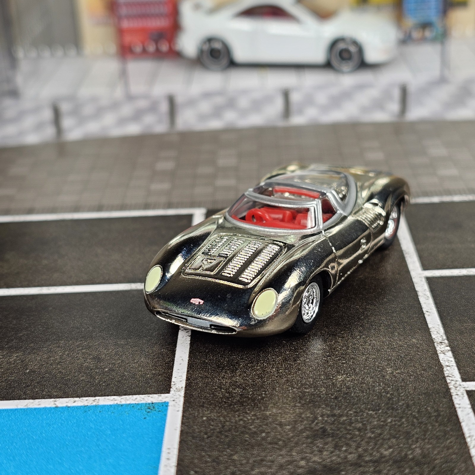 1:64 Hot Wheels Limited Edition 1966 Jaguar XJ13 Real Riders Chrome 66 XJ-13 Raw