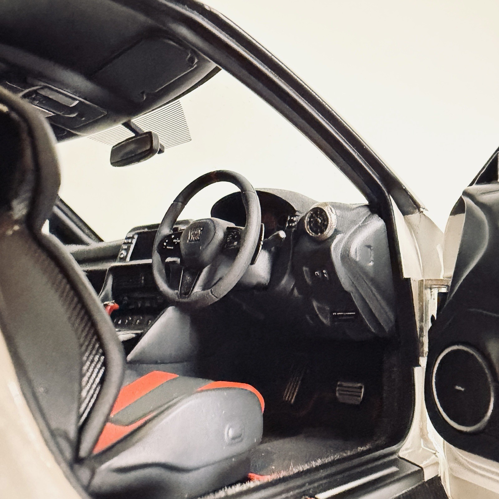 1:18 AUTOart 2022 Nissan R35 GTR Nismo Edition Brilliant White Pearl 77501