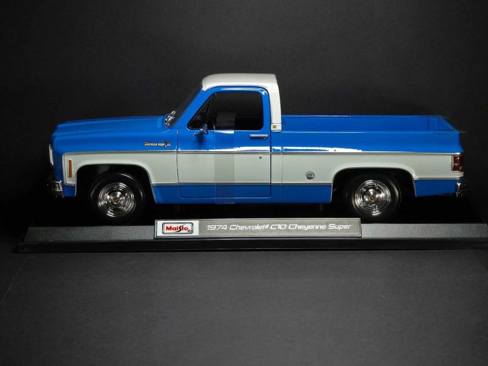 1974 Chevrolet C10 Cheyenne Super 1:18 Maisto Exclusive Style Special Edition