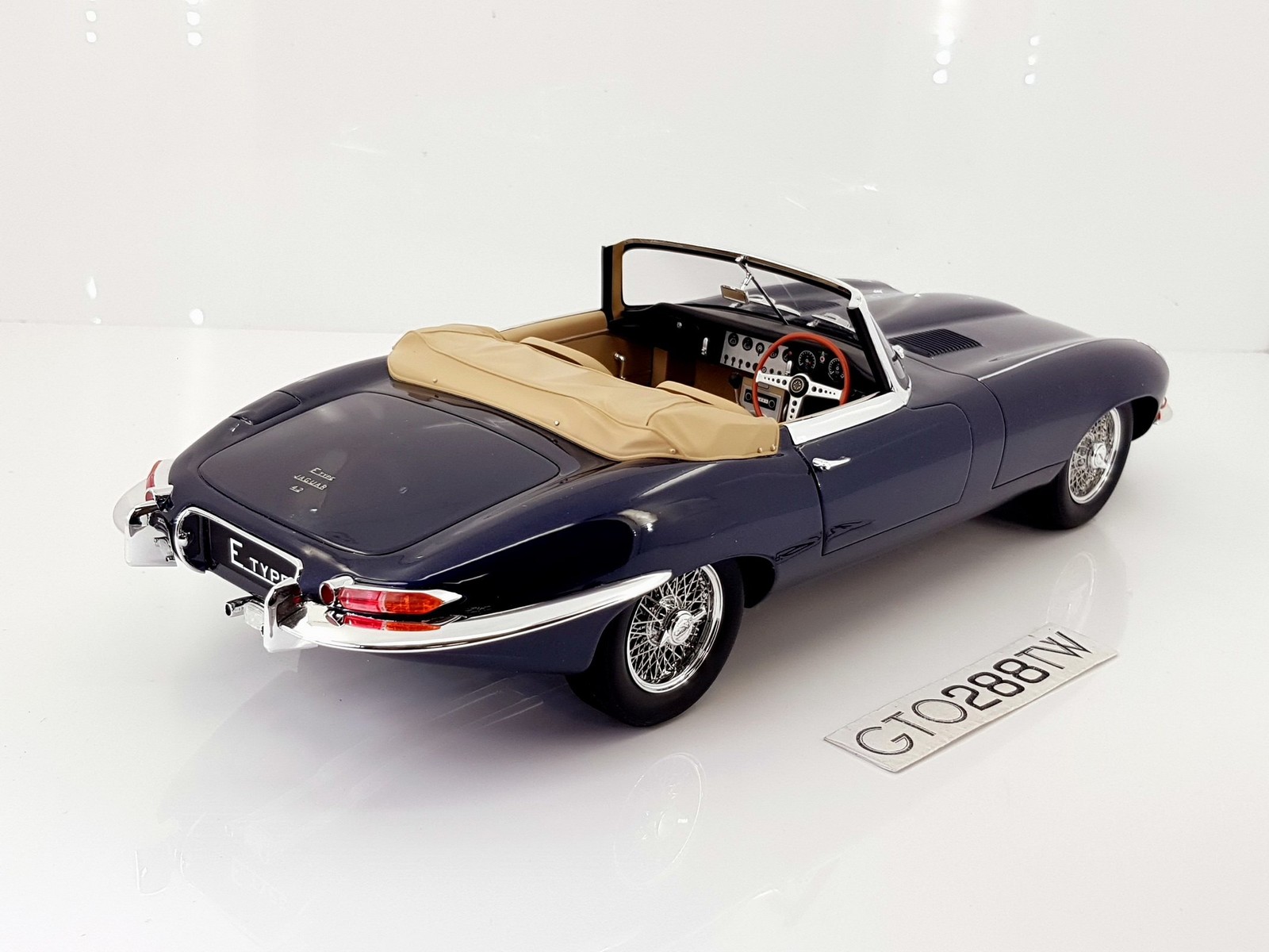 GT Spirit 1:12 scale Jaguar E Type Roadster/Cabriolet Dark Blue Metallic (GT219)