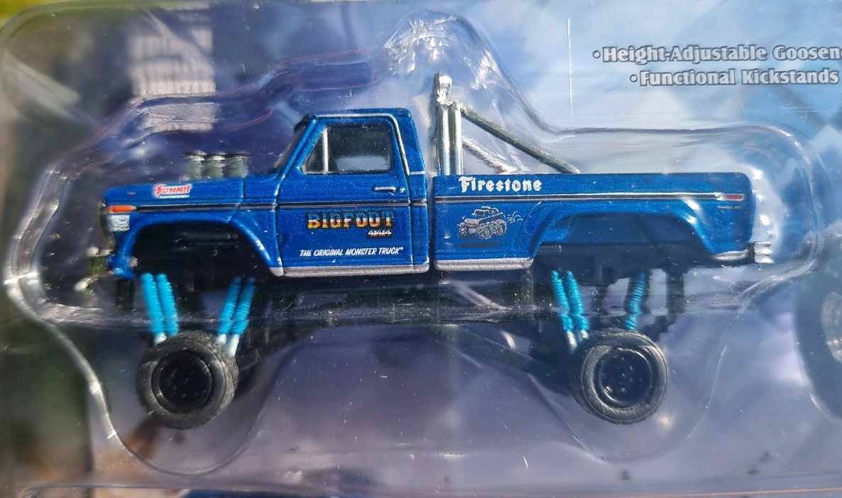 2019 Exclusive Greenlight Collections Limited Edition BIGFOOT With Trailer MIP